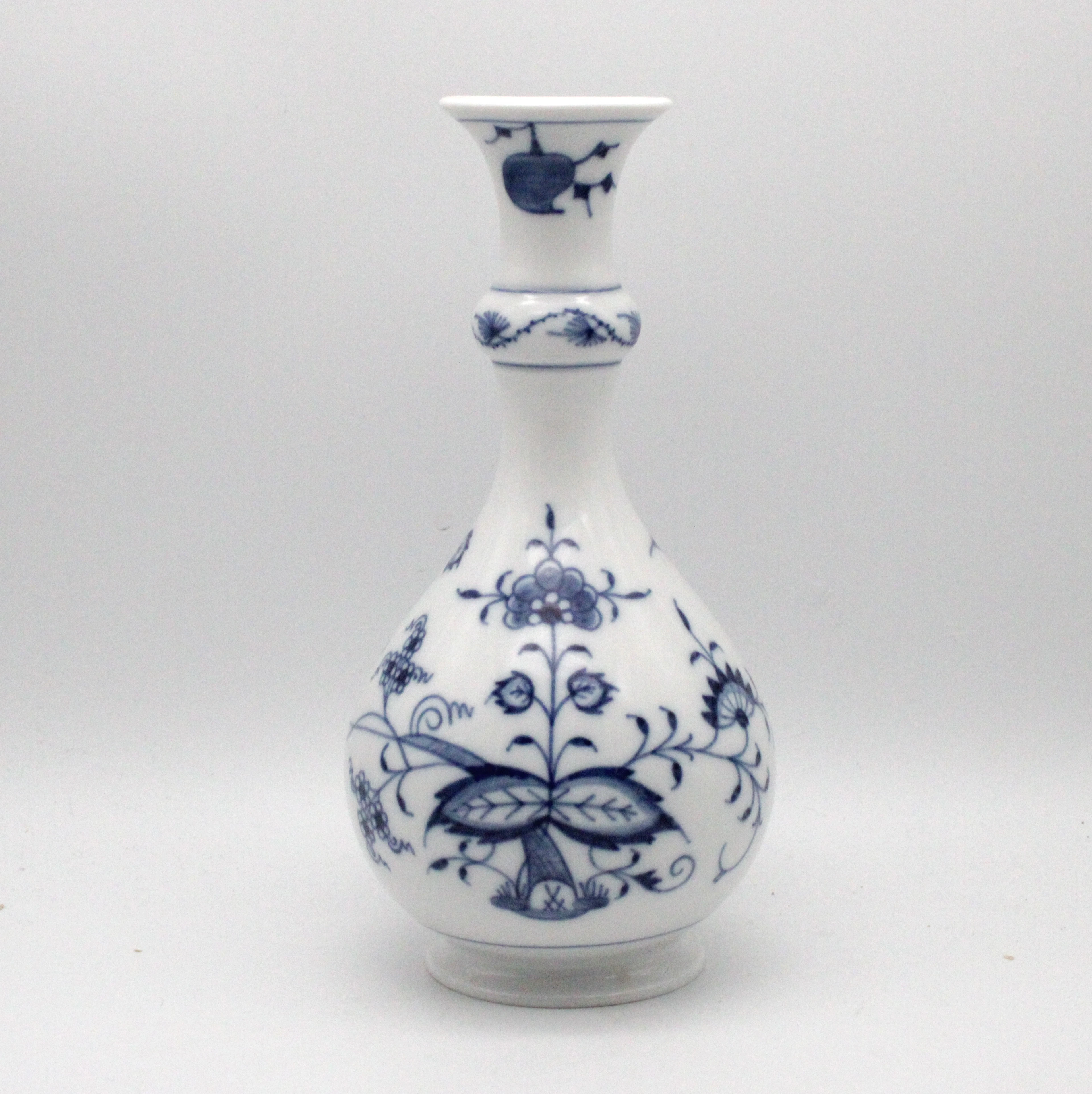 MEISSEN VASE "ZWIEBELMUSTER", 1. WAHL, PORZELLAN, UNTERGLASURBLAUE