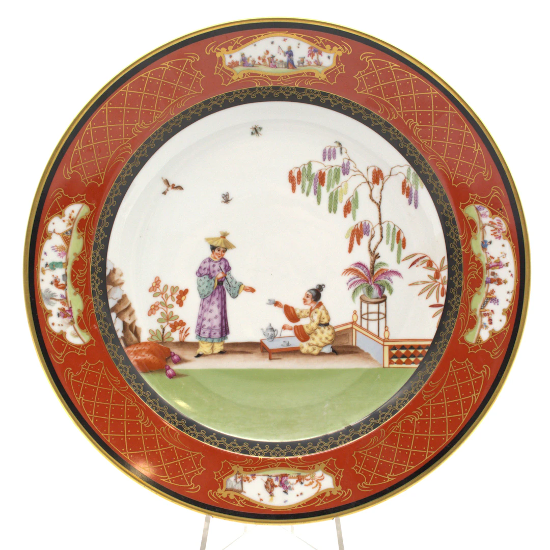 KAISER PORZELLAN GROSSER WANDTELLER MIT CHINOISERIE-DEKOR, DEKOR 850 A.