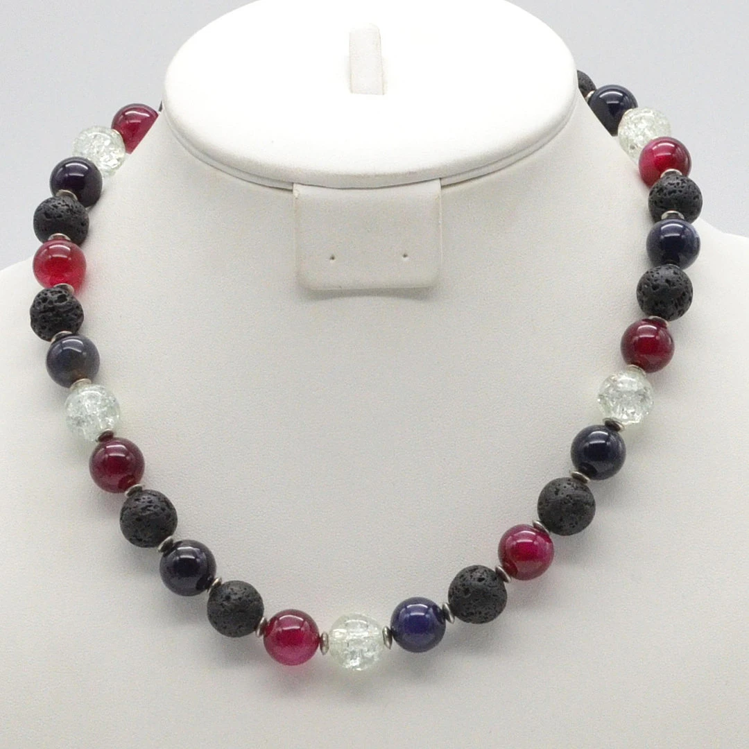 PERLENCOLLIER AUS LAVASTEIN, GRANAT, AMETHYST UND BERGKRISTALL, VERSILBERTE