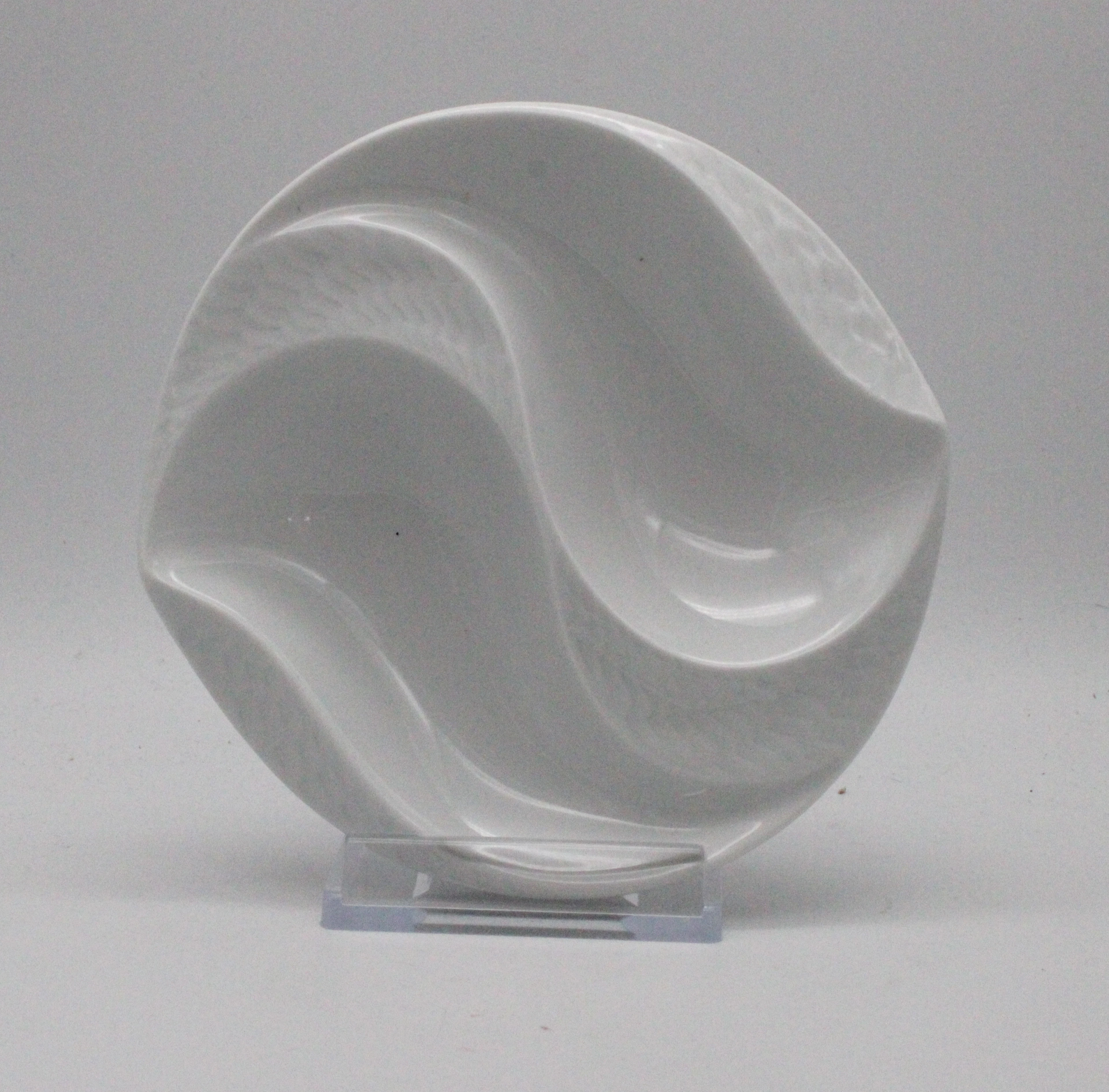 MEISSEN SOSSENSCHALE, FORM "WELLENSPIEL RELIEF", WEISS, Ø 12,5 CM NEU MIT OVP.