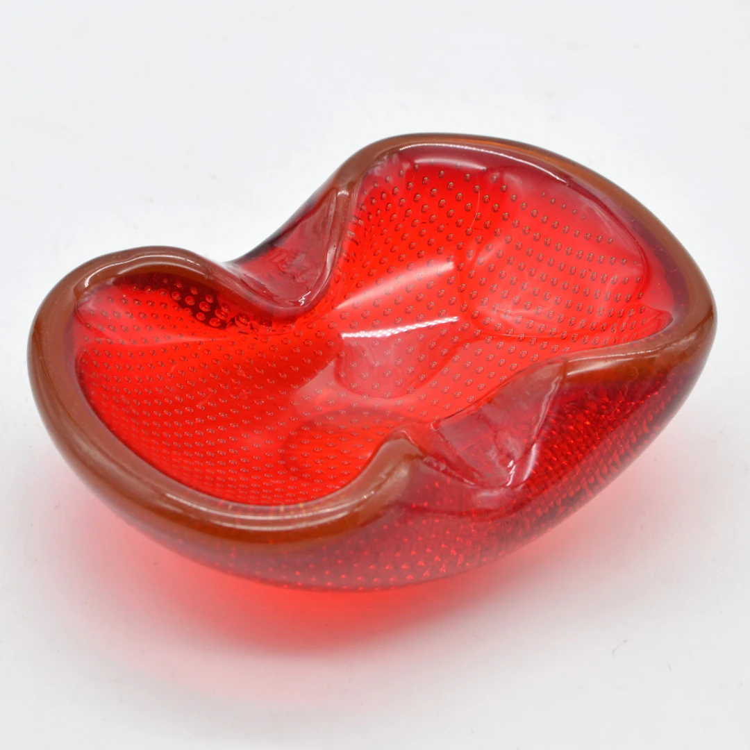 ARCHIMEDE SEGUSO. MURANO GLAS SCHALE, MEHRFACHES STUDIOGLAS MIT CADMIUMGLASRAND