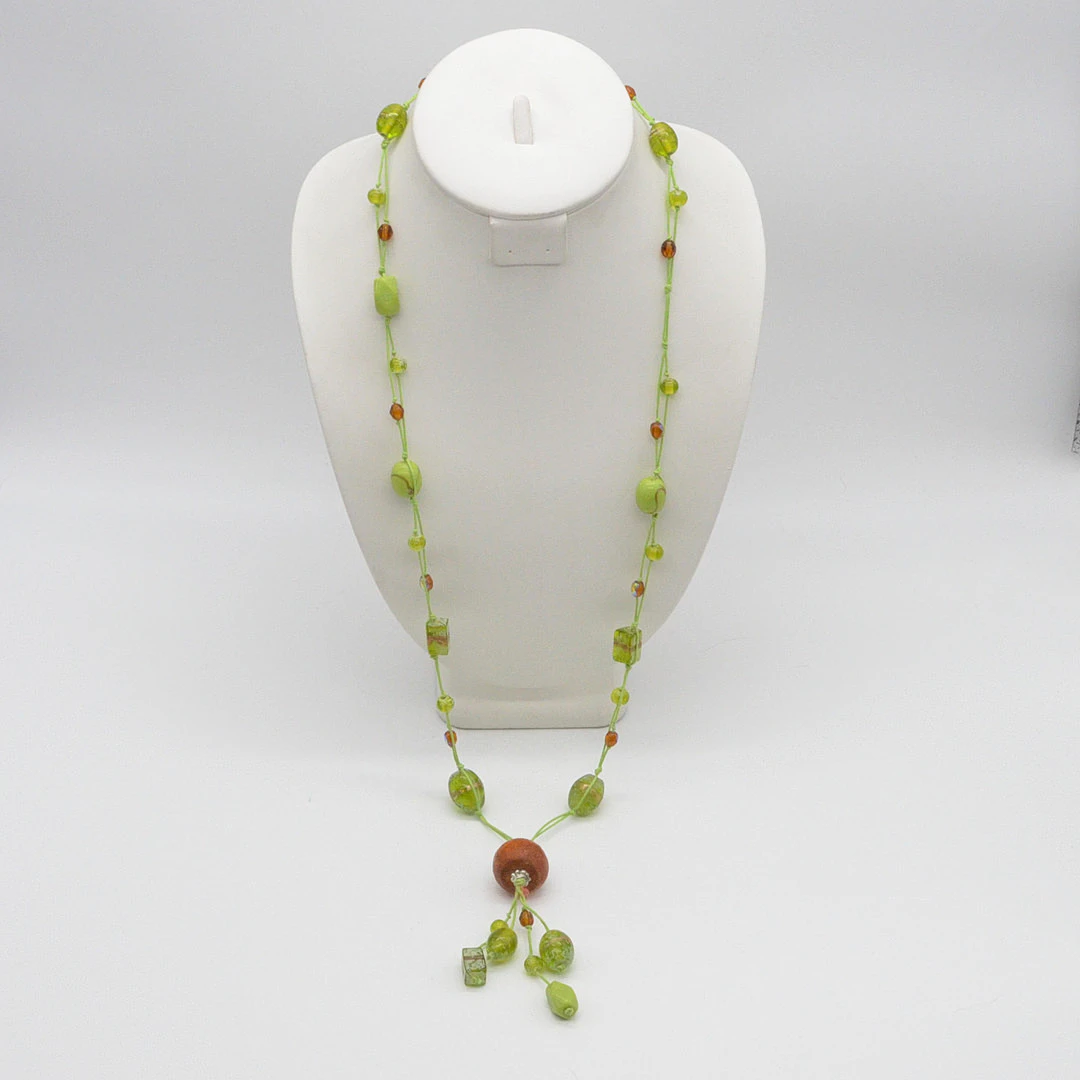 HANDGEMACHTES COLLIER MIT MURANO GLAS PERLEN, GRÜN UND BRAUN, MIT