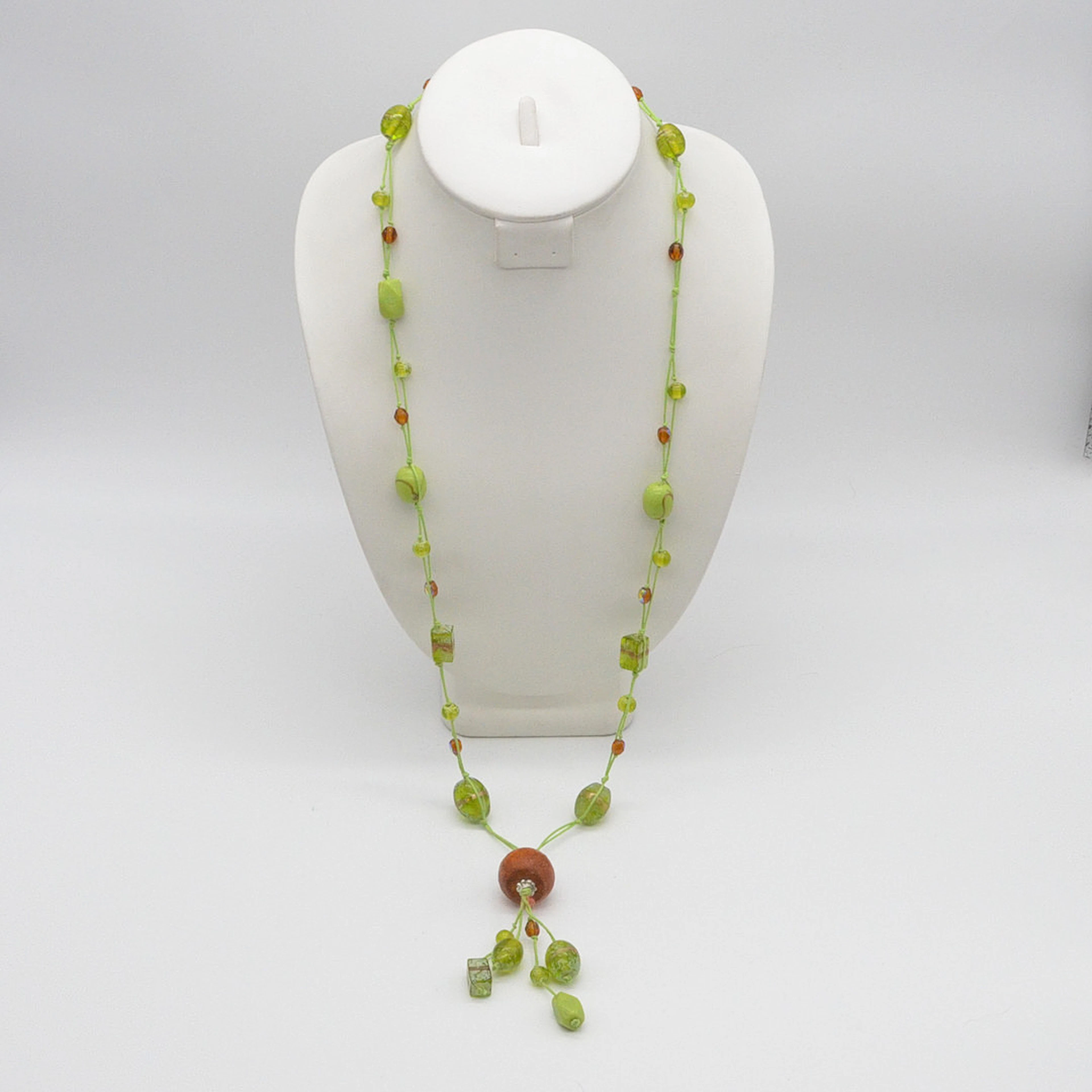 HANDGEMACHTES COLLIER MIT MURANO GLAS PERLEN, GRÜN UND BRAUN, MIT