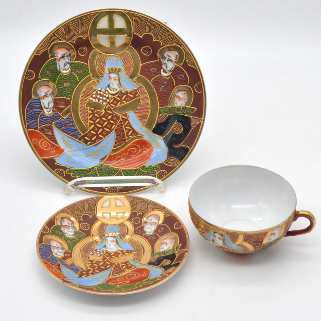 DREITEILIGES SATSUME TEESERVICE: TASSE, UNTERTASSE UND TELLER, AUS
