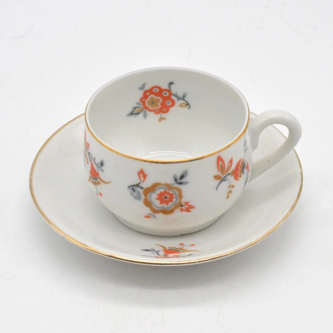 BAREUTHER BAVARIA, TASSE MIT UNTERTASSE, STREUBLUMEN, MIT GOLDRAND