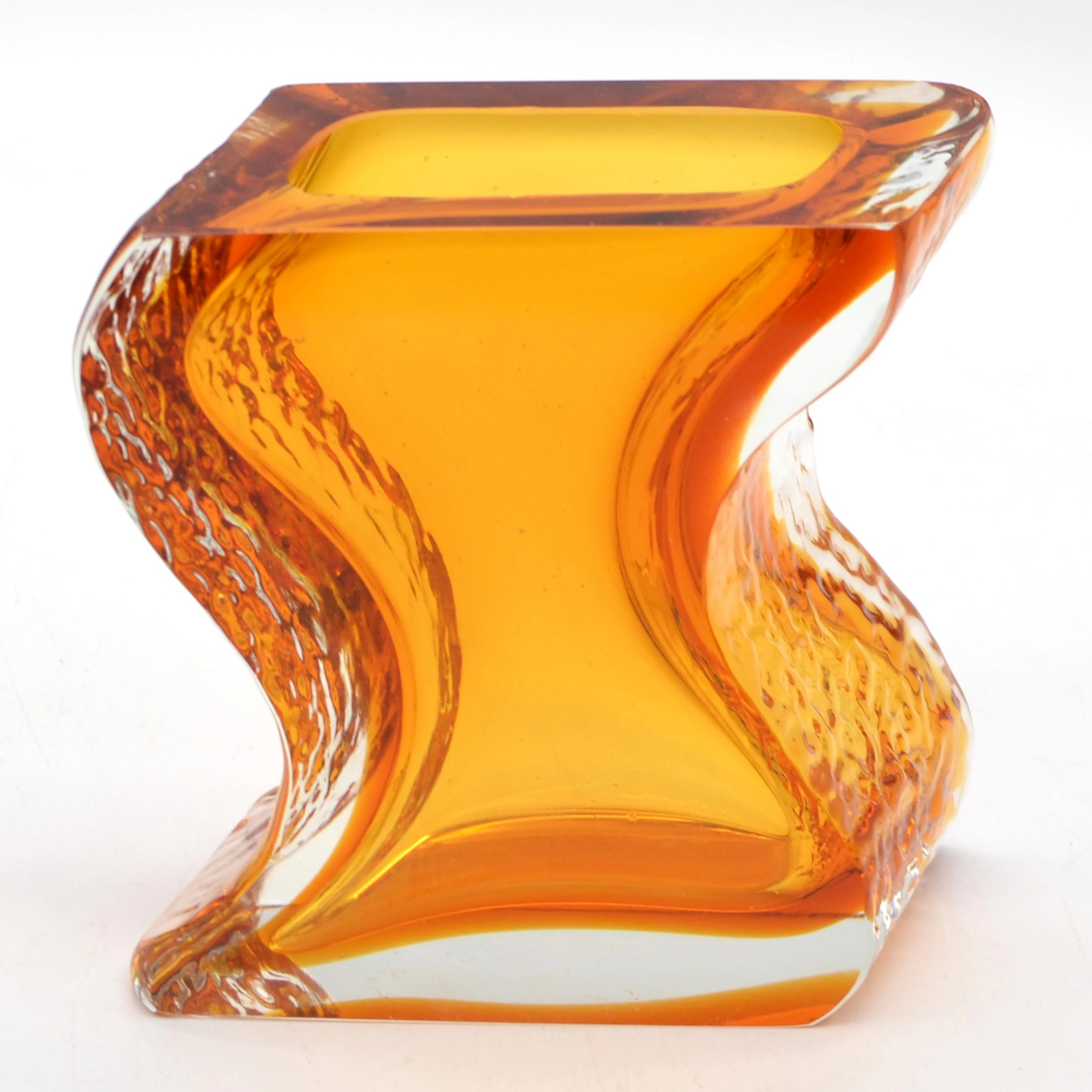 ALESSANDRO MANDRUZZATO. MURANO DESIGNERVASE, STUDIOGLAS, SOMMERSO