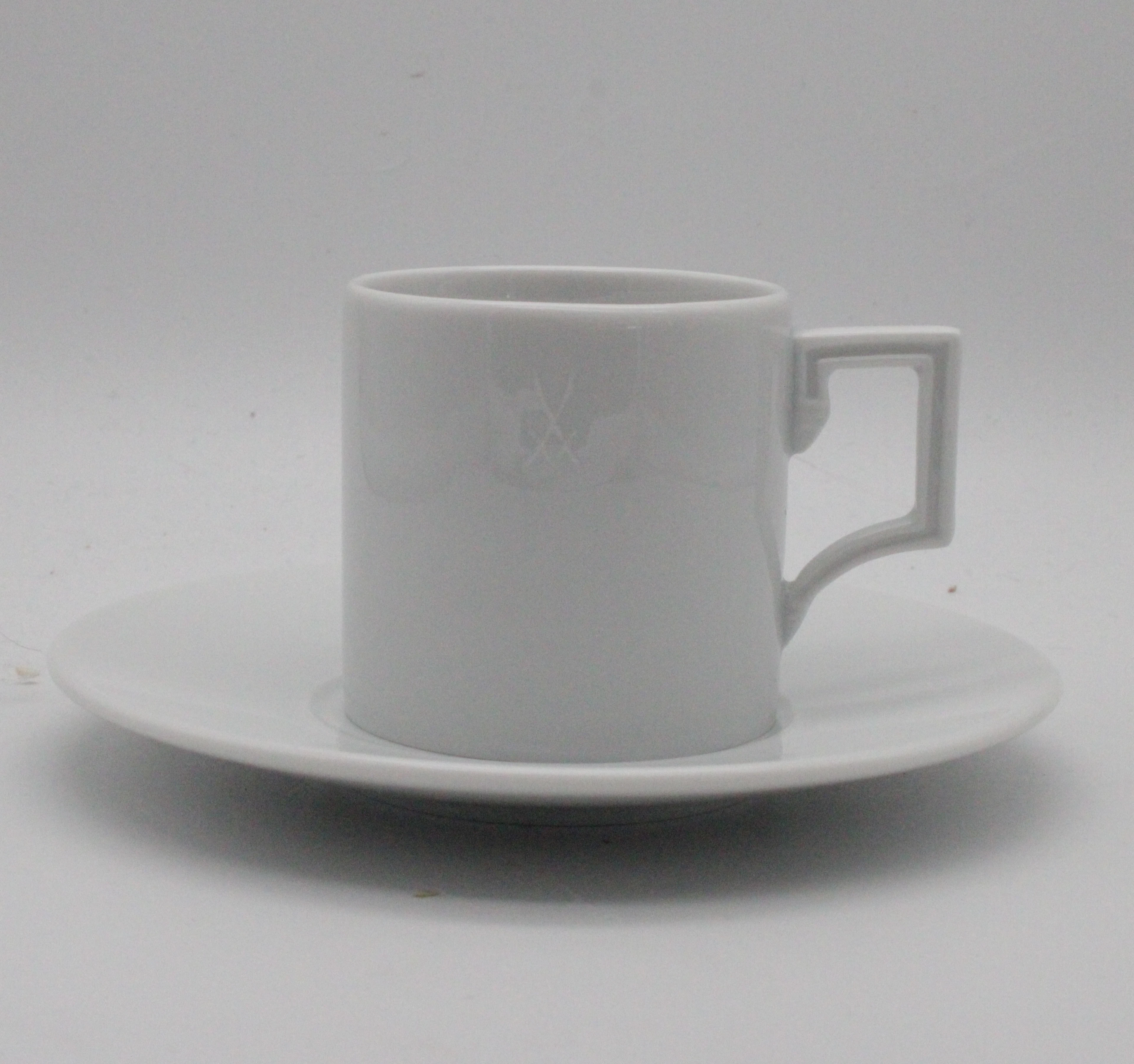 MEISSEN,BERLIN, ESPRESSOTASSE MIT UNTERTASSEN 50ML, NEU, 1.WAHL MIT OVP.