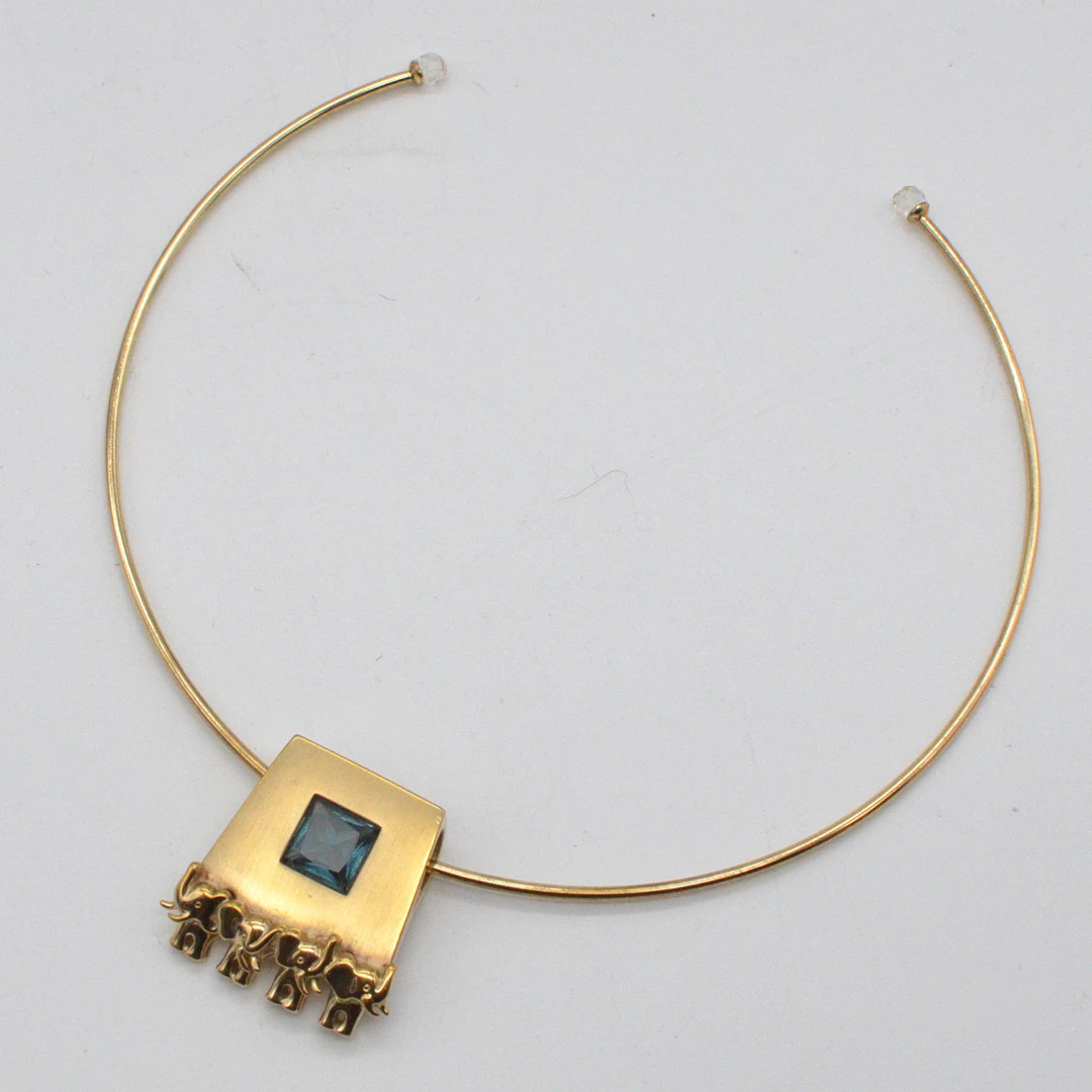 PIERRE LANG. DESIGNERCOLLIER MIT ELEFANTEN, VERGOLDETE FASSUNG MIT