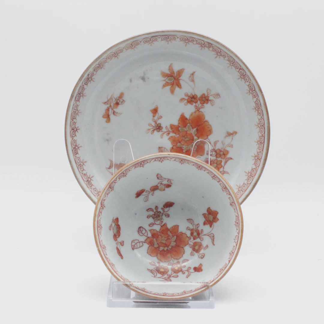 TEESCHALE MIT UNTERTASSE, CHINESISCHES EXPORTPORZELLAN, QING-DYNASTIE