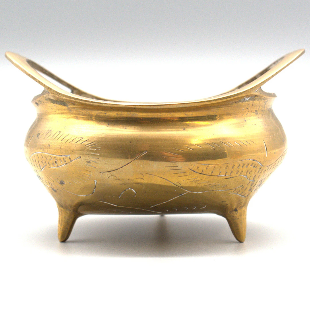DREIBEINIGES WEIHRAUCHGEFÄSS (RÄUCHERGEFÄSS) AUS MESSING MIT XUANDE-MARKE