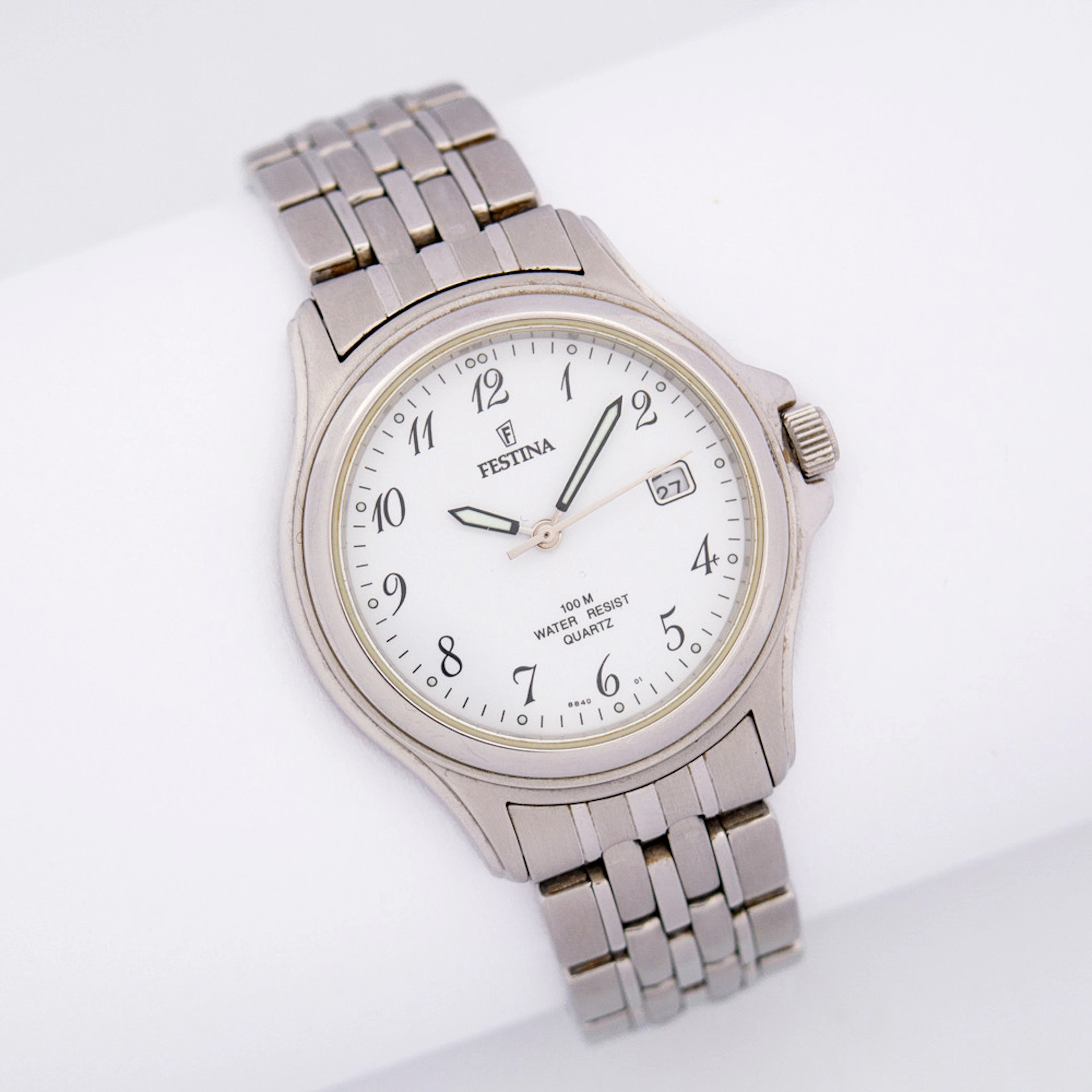 HERRENARMBANDUHR VON FESTINA, SCHWEIZ, EDELSTAHL, QUARTZ, MIT DATUMSANZEIGE.