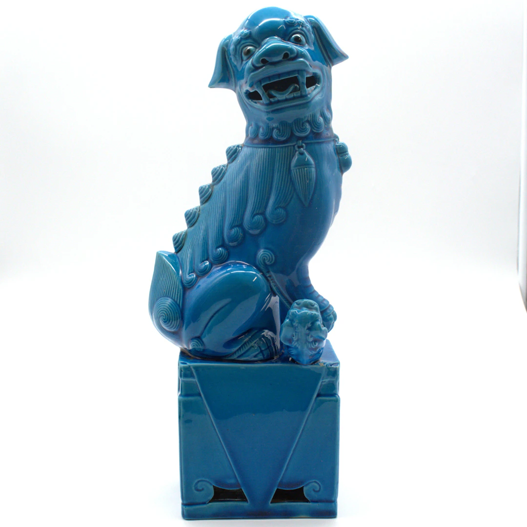 CHINESISCHER WÄCHTERLÖWE / FOO DOG PORZELLAN, PFAUENBLAU / TÜRKIS, 20. JH.