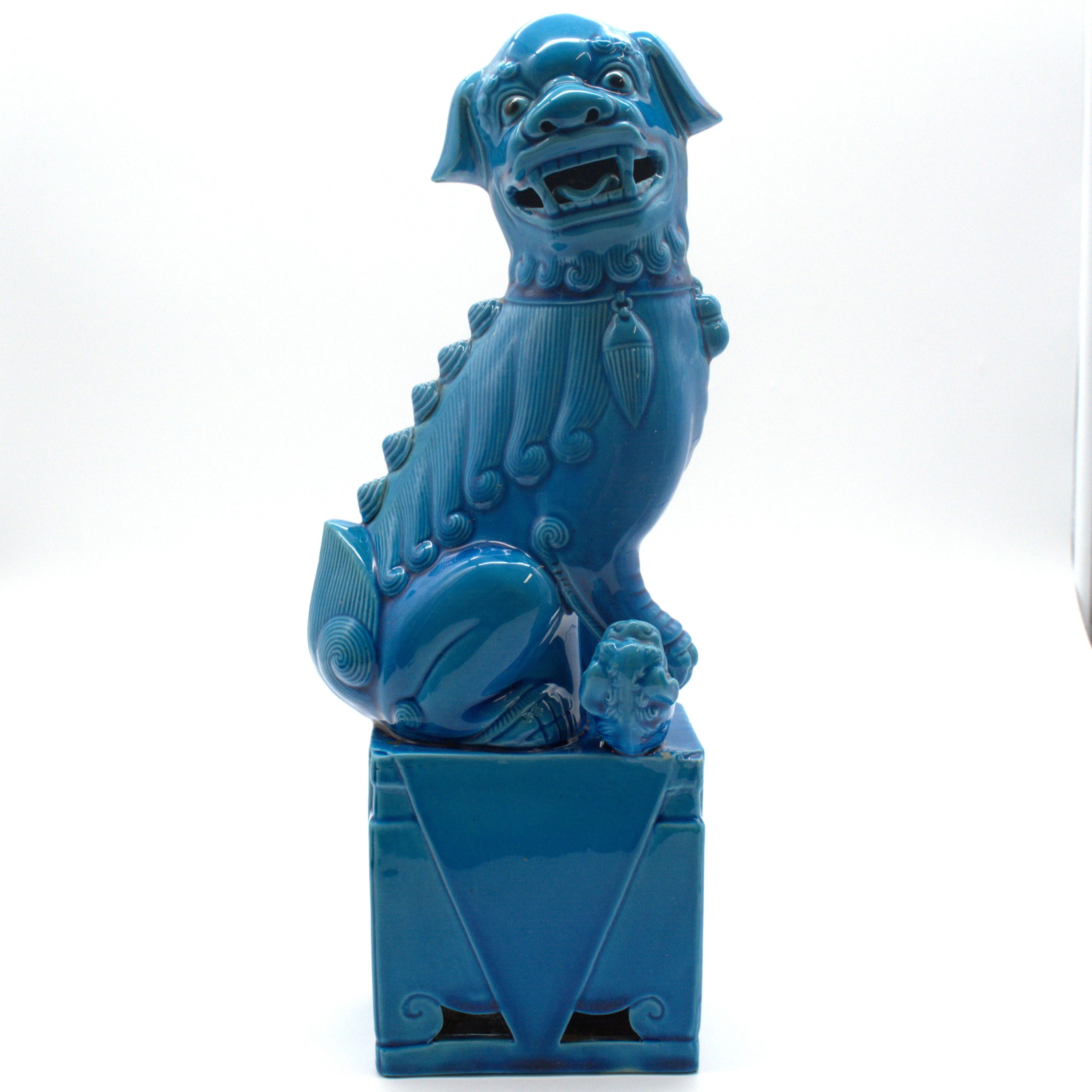 CHINESISCHER WÄCHTERLÖWE / FOO DOG PORZELLAN, PFAUENBLAU / TÜRKIS, 20. JH.