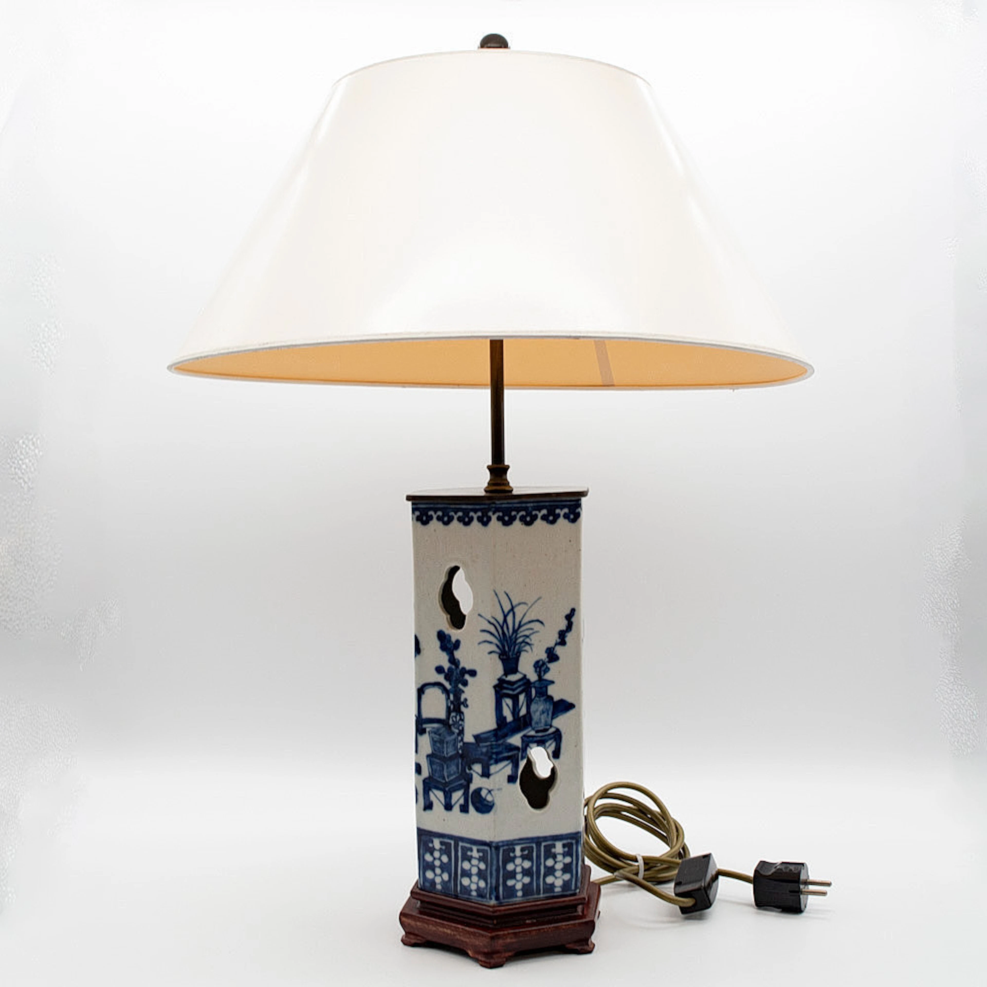 SELTENE CHINESISCHE BLAU-WEISSE-PORZELLANVASE, 18. JH., HEXAGONAL