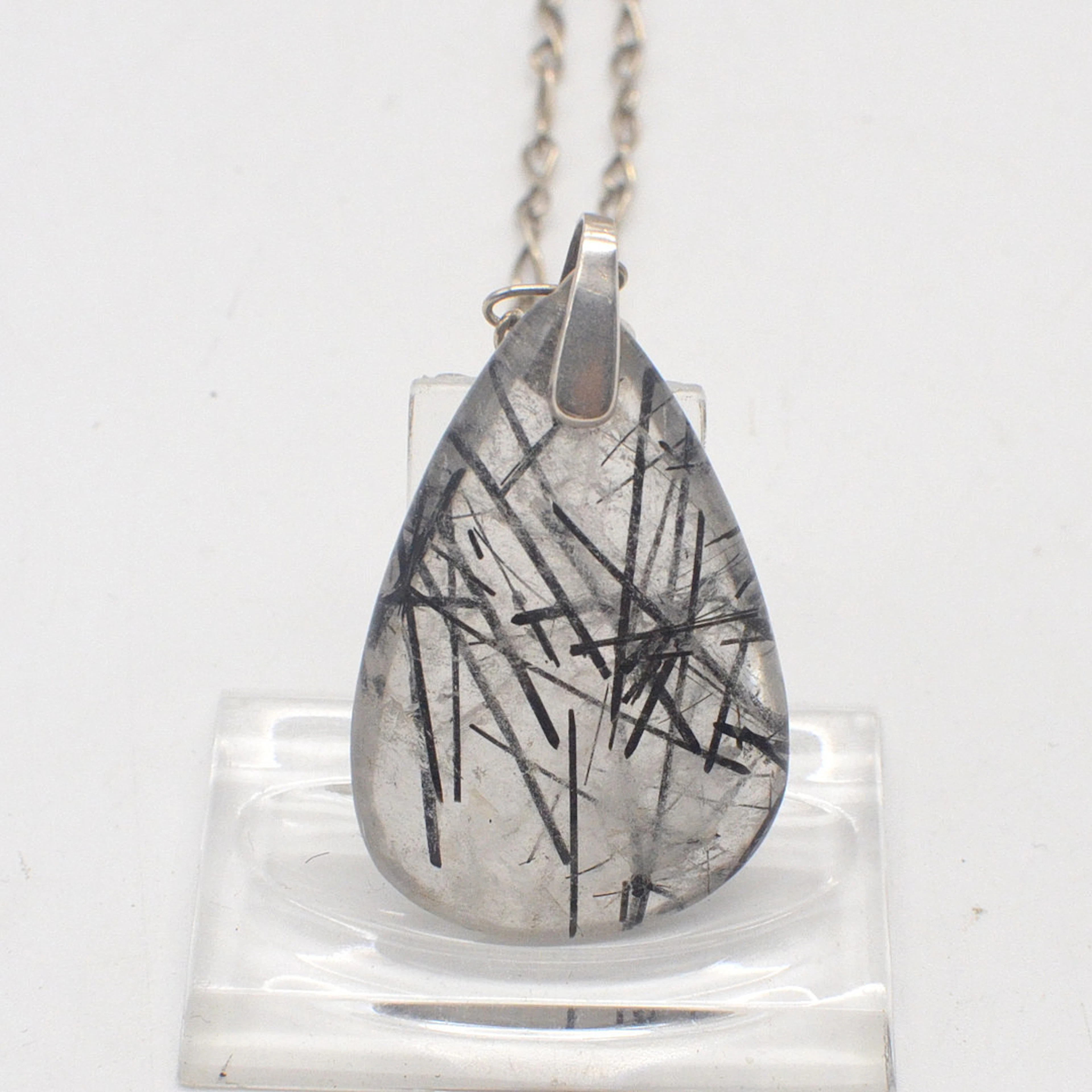 TURMALINQUARZ ANHÄNGER, TROPFEN-FORM, DESIGNERKETTE AUS 835ER SILBER