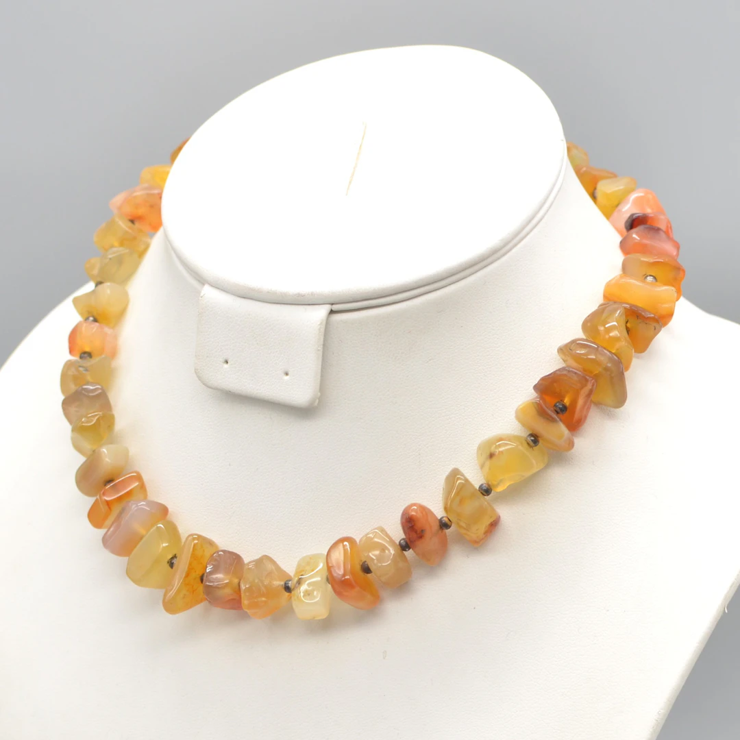 KARNEOL COLLIER, VERSILBERTE TRENNPERLEN, POLIERTE PERLEN, VERSILBERTER