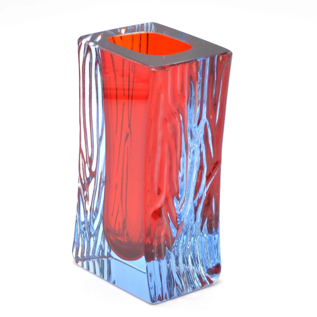 ALESSANDRO MANDRUZZATO. MURANO DESIGNERVASE, STUDIOGLAS, SOMMERSO