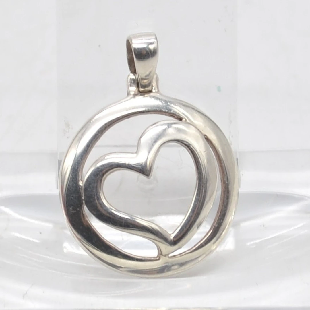 SMYKKEFORM, DESIGNER COLLIER ANHÄNGER, HERZ IN EINEM KREIS, STERLINGSILBER
