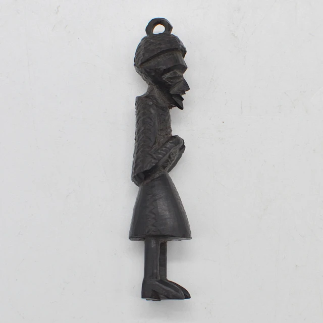 AFRIKANISCHER ANHÄNGER, MÄNNLICHE FIGUR, EBENHOLZ, HANDGESCHNITZT