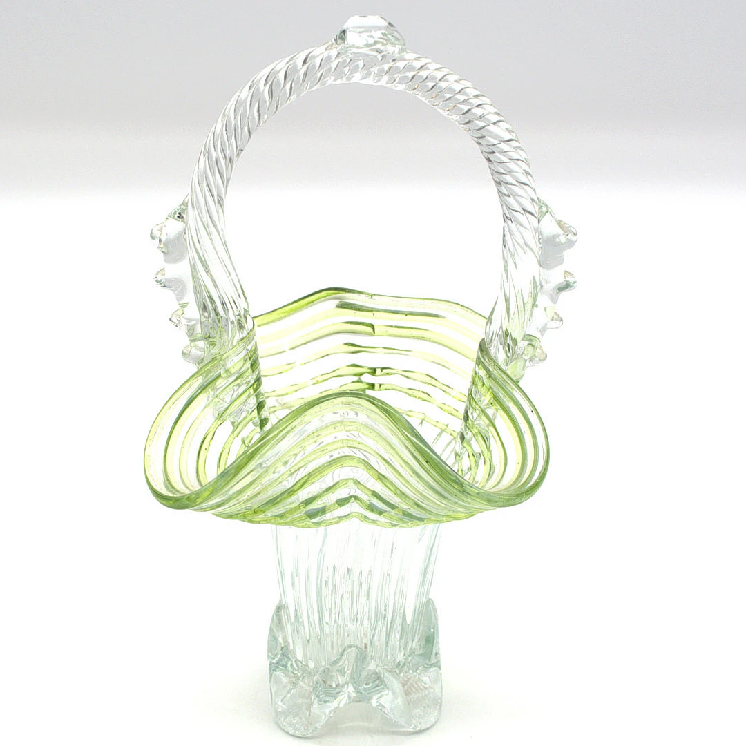 MURANO GLASHENKELVASE GRÜN UND TRANSPARENT ALS PLASTISCHER KORB 50ER JAHRE.