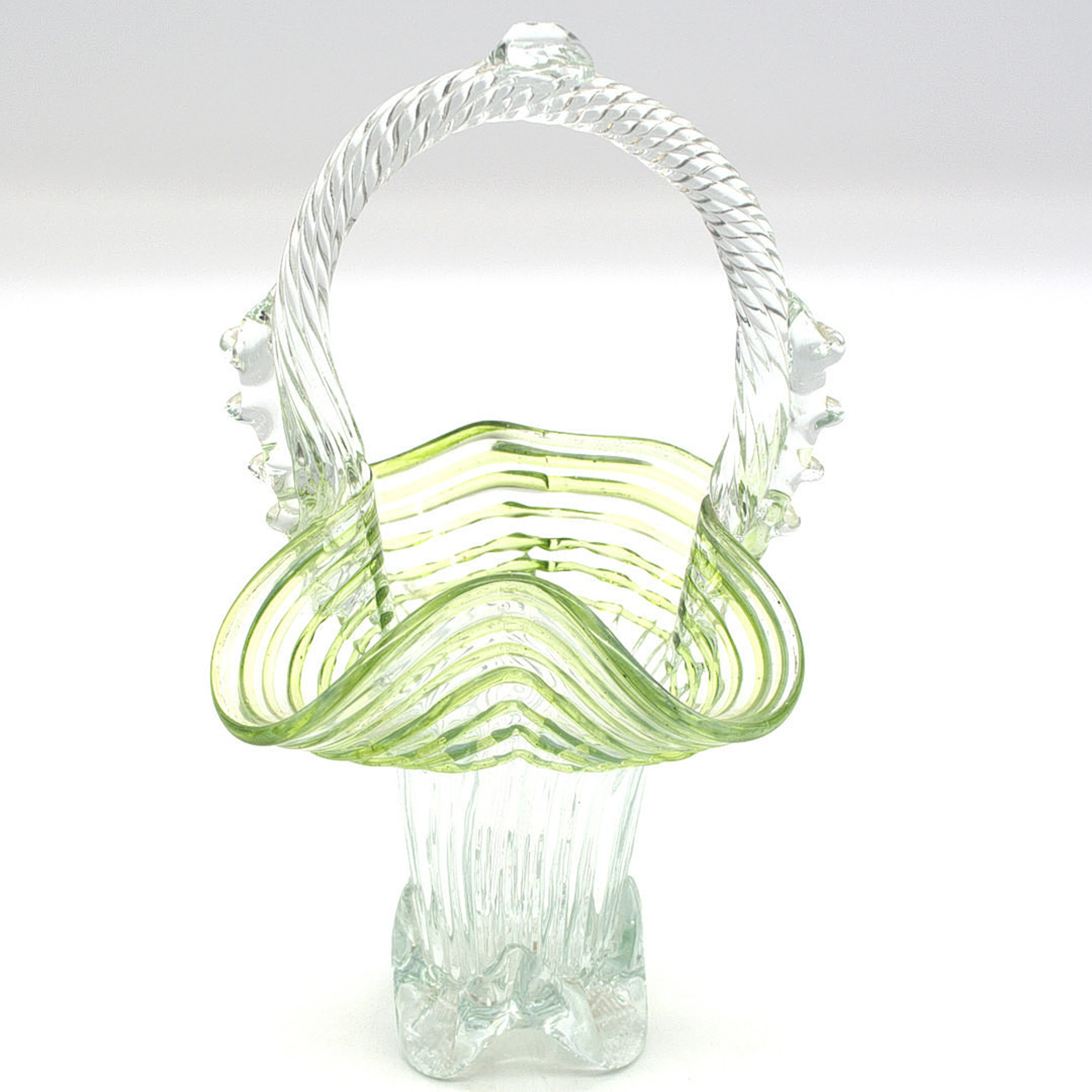 MURANO GLASHENKELVASE GRÜN UND TRANSPARENT ALS PLASTISCHER KORB 50ER JAHRE.