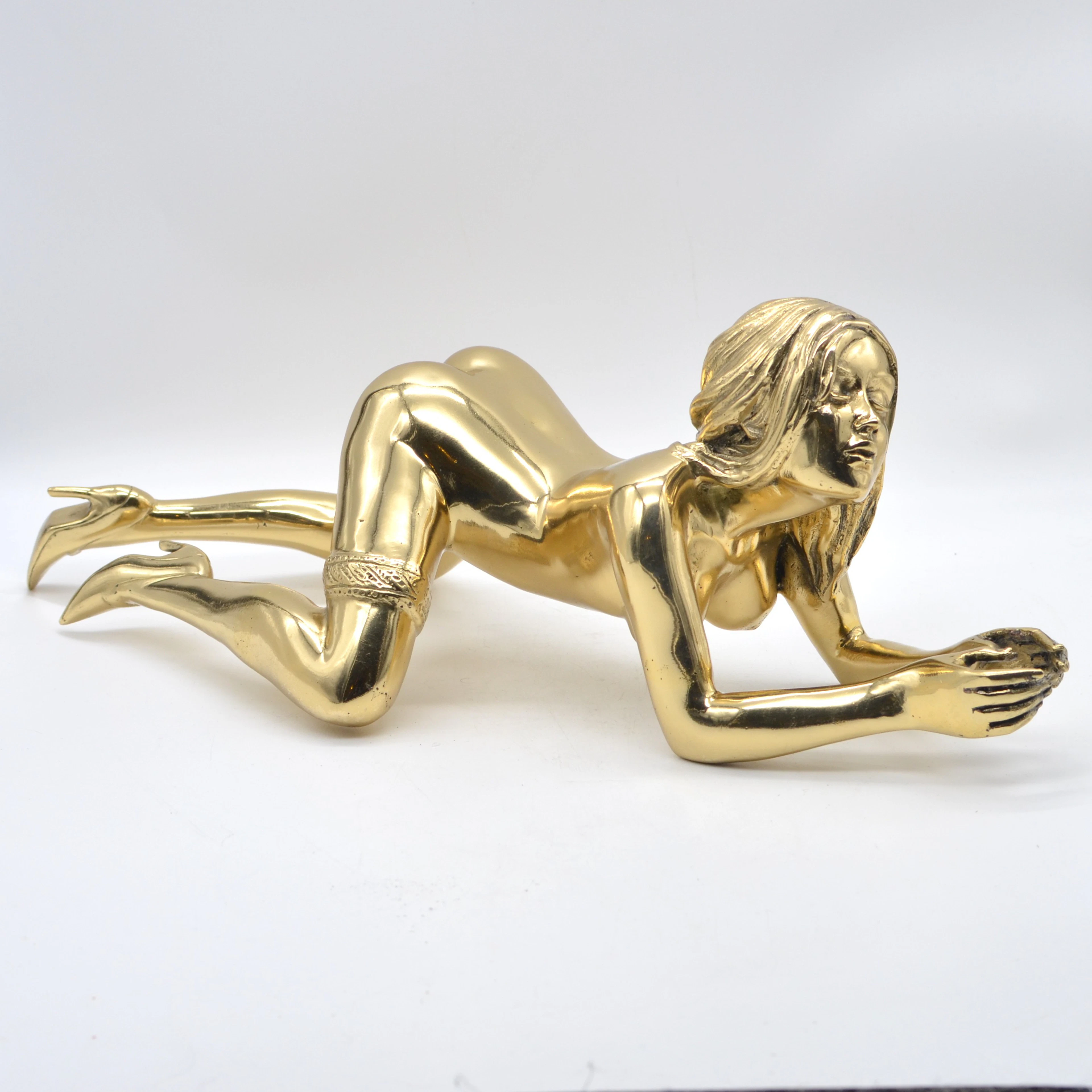 ROBBI JONES (1961). "MADONNA'", KNIENDER DAMENAKT, SKULPTUR, MESSING