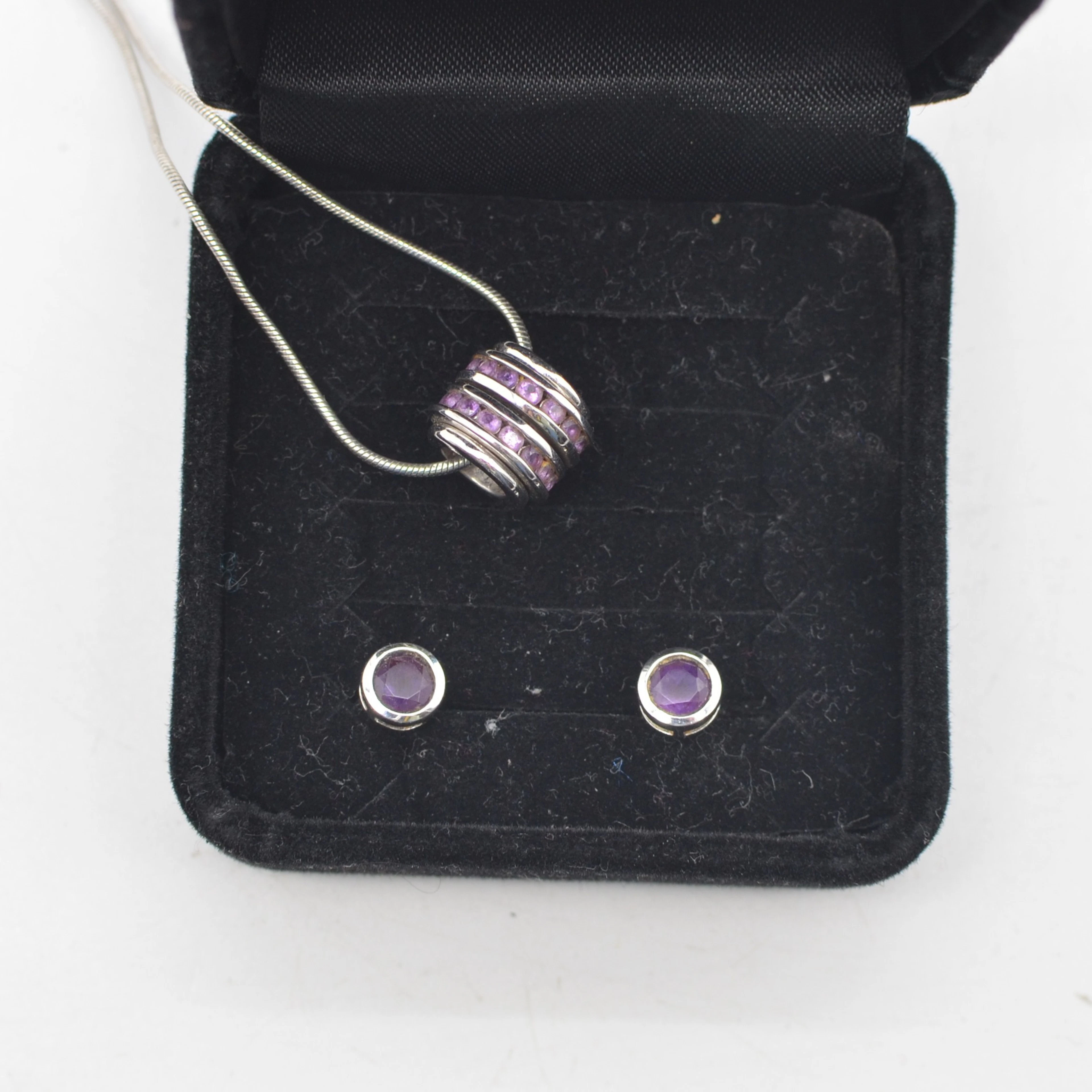SCHMUCKSET: COLLIER MIT OHRSTECKER, AMETHYST, STERLINGSILBER, SPÄTES