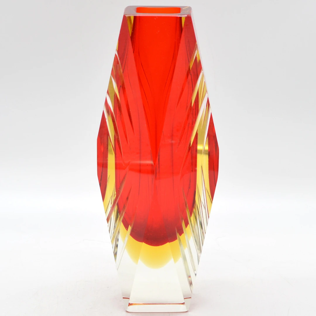 ALESSANDRO MANDRUZZATO. MURANO DESIGNERVASE, STUDIOGLAS, HANDGESCHLIFFENE