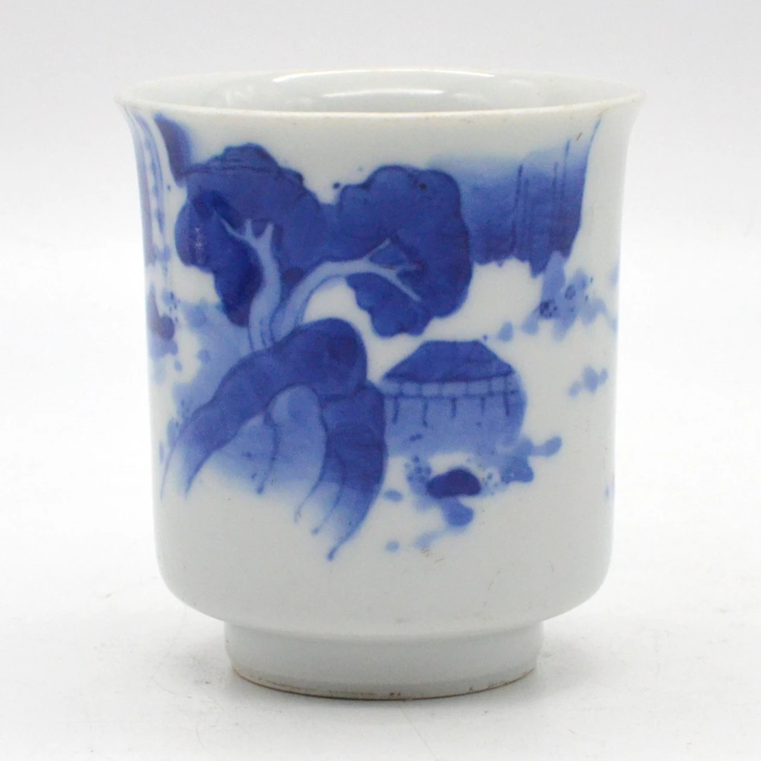 CHINESISCHER BECHER, MUSTER DER LANDSCHAFT, PORZELLAN, BLAU AUF WEISS