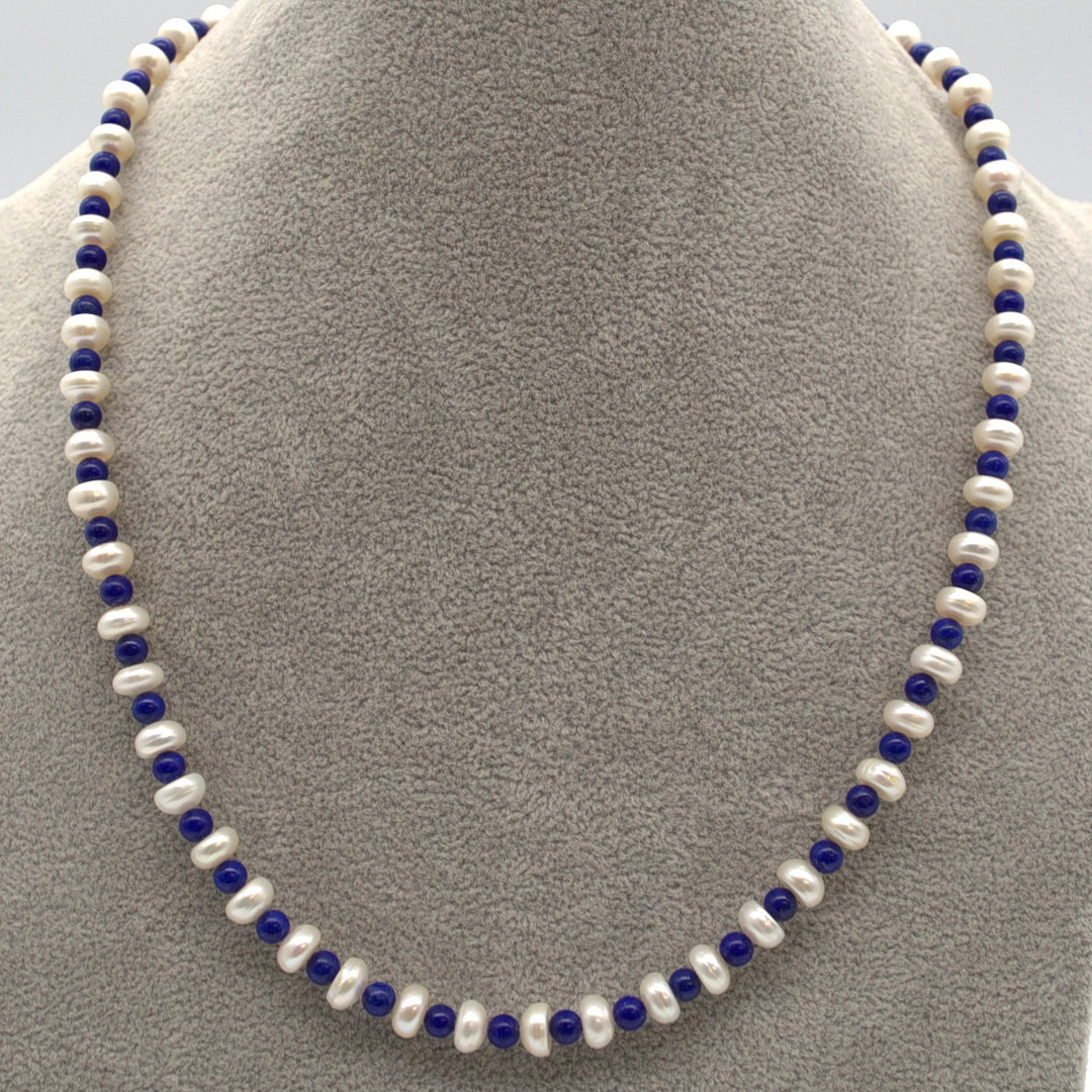 GRÖSSENVERSTELLBARE PERLENCOLLIER, EINREIHIG, LAPISLAZULI, STERLINGSILBER