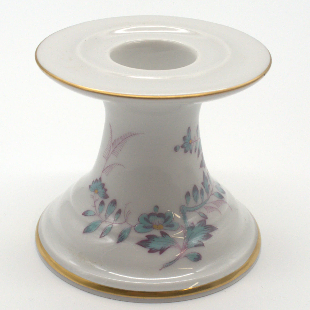MEISSEN. KERZENSTÄNDER 1.WAHL MIT BLUMENMALEREI UND GOLDRAND. CA.