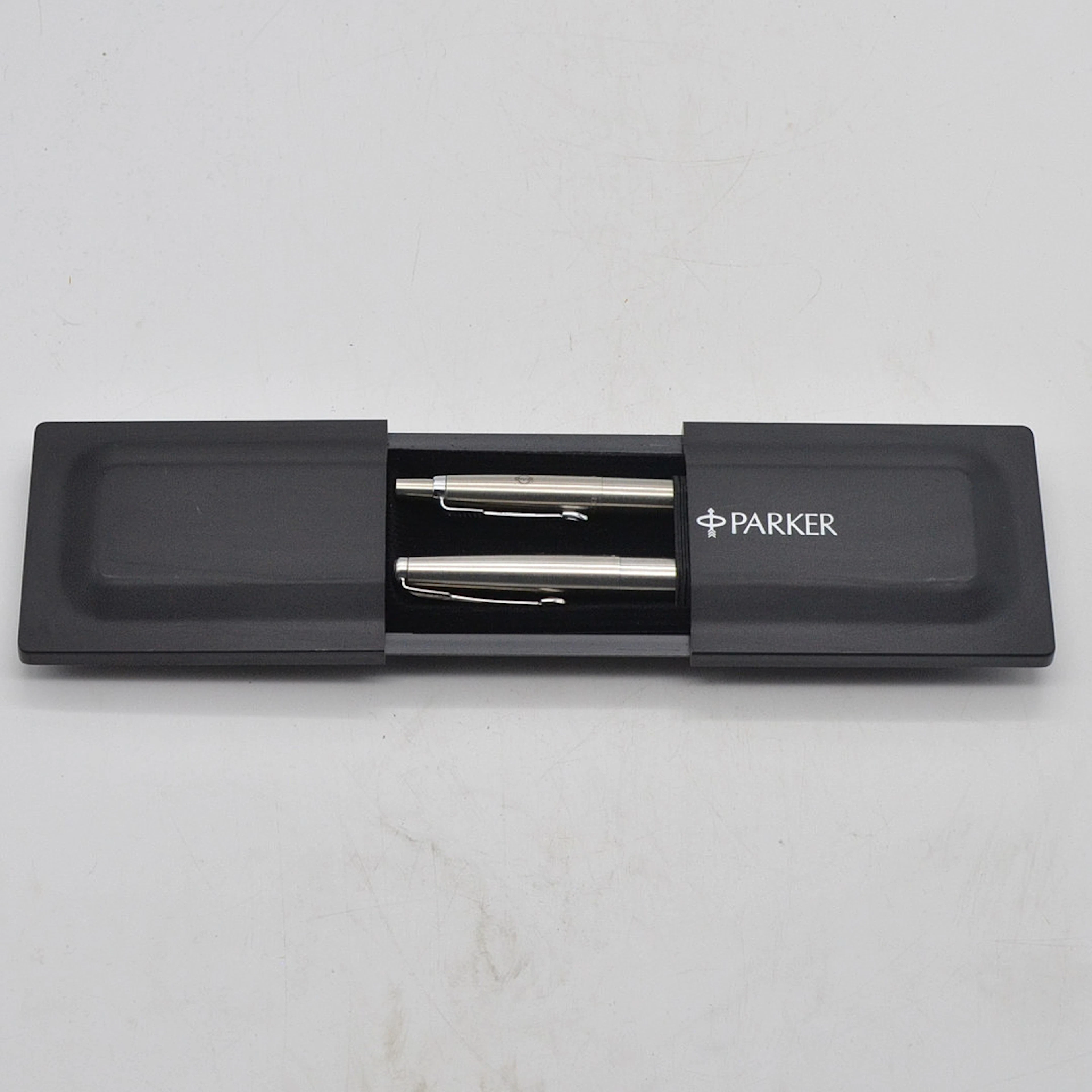 PARKER, ZWEI KUGELSCHREIBER, MIT ORIGIALVERPACKUNG UND GARANTIE-SCHEIN