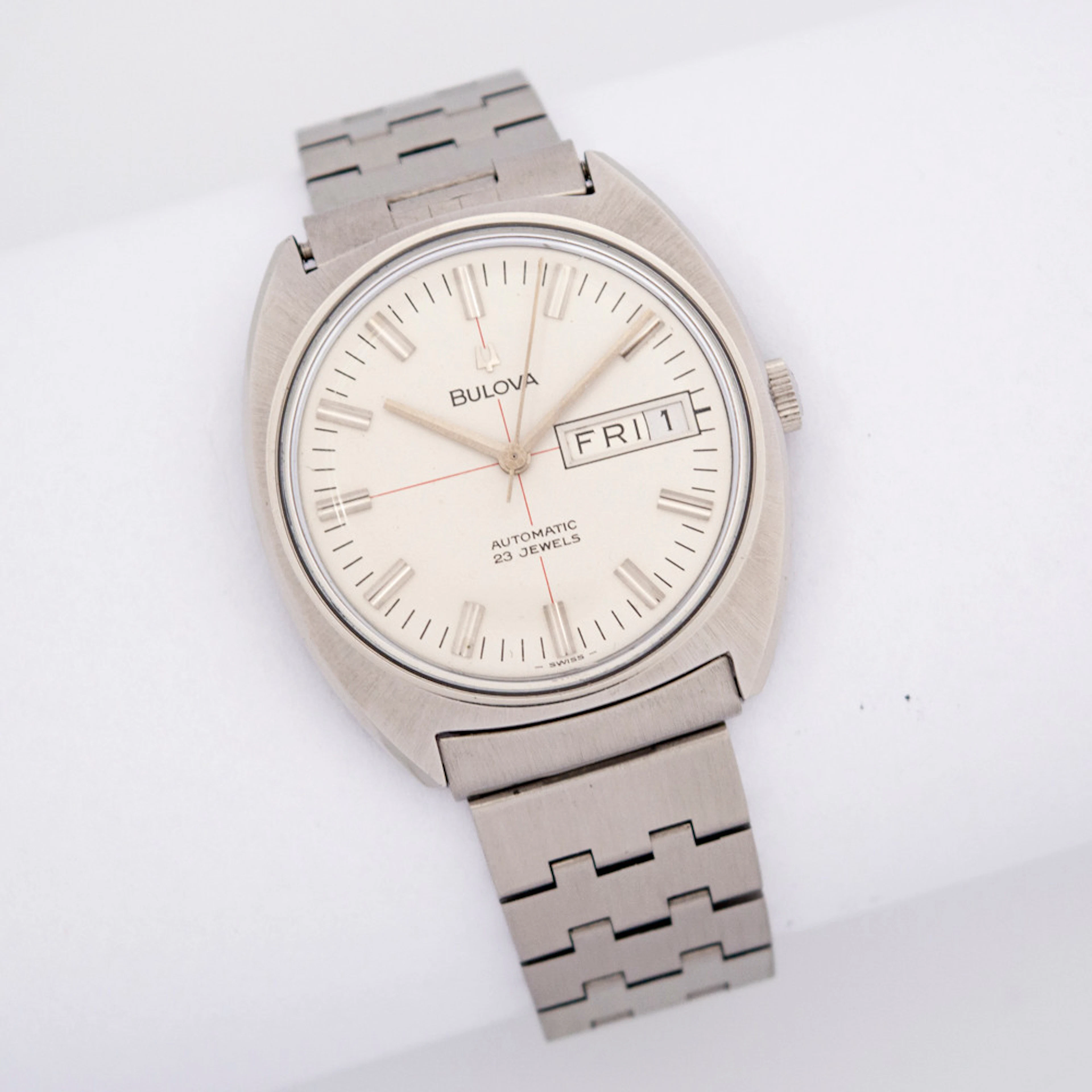 BULOVA. (LUNAR PILOT) VINTAGE HERRENARMBANDUHR AUS DEN FRÜHEN 1970er.