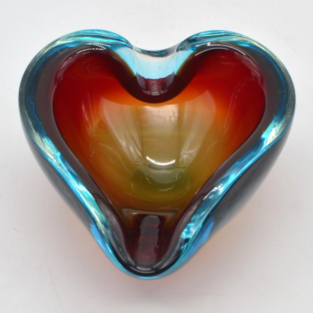 FLAVIO POLI. MURANO DESIGNERSCHALE, STUDIOGLAS, HERZFÖRMIG,SOMMERSO