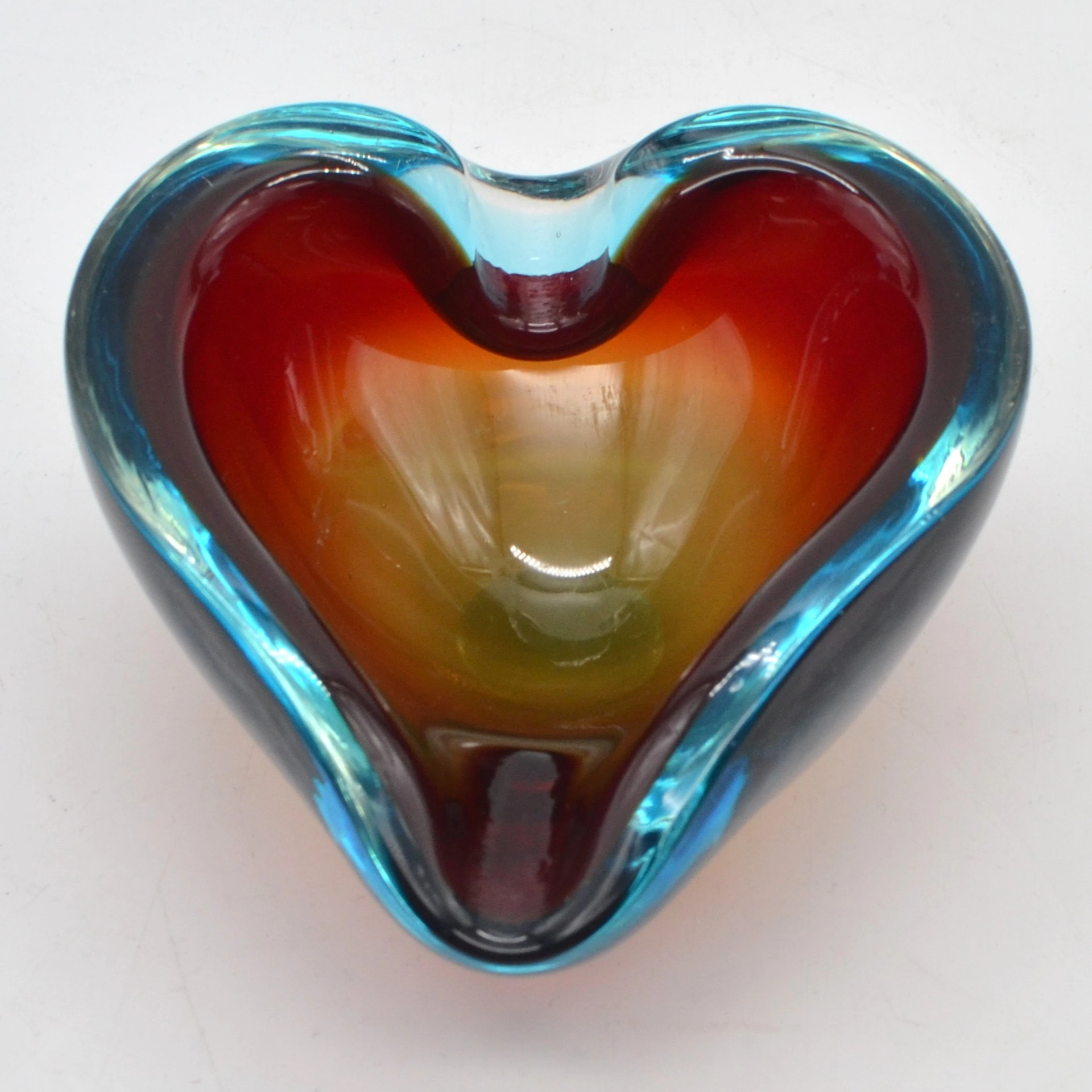 FLAVIO POLI. MURANO DESIGNERSCHALE, STUDIOGLAS, HERZFÖRMIG,SOMMERSO