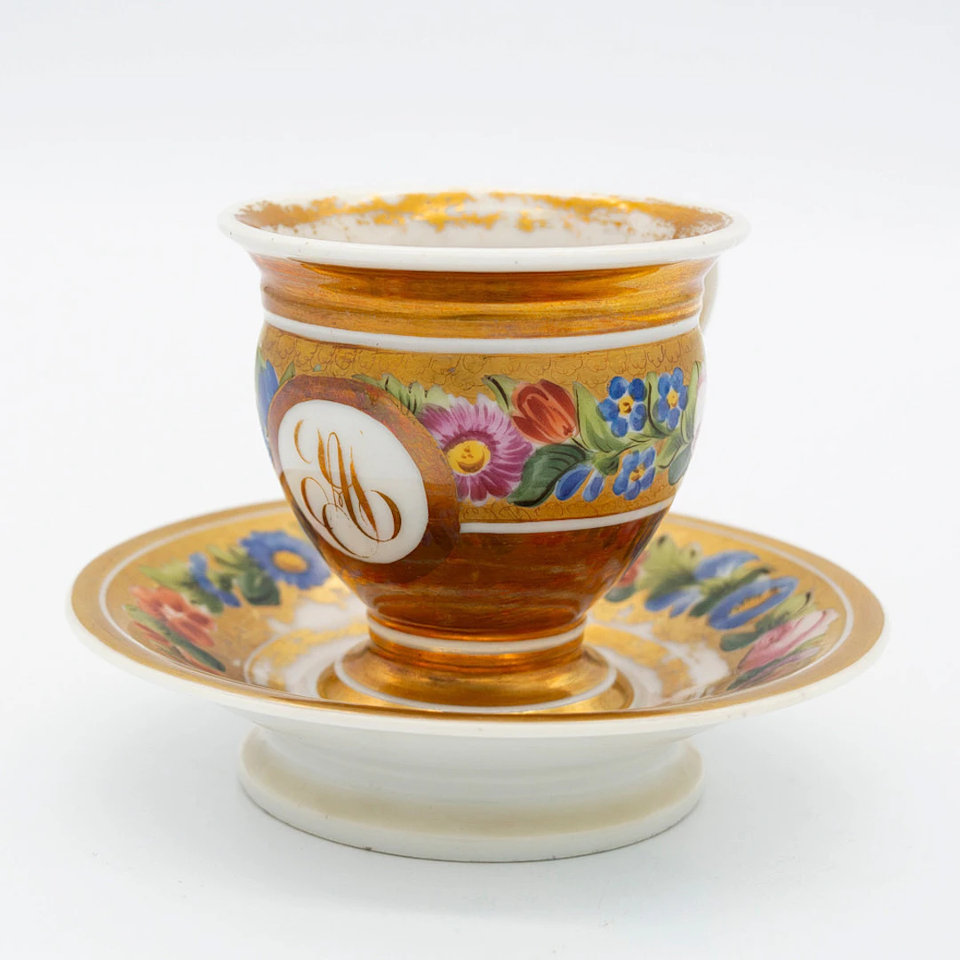 PORZELLAN TASSE MIT UNTERTELLER, ANFANG 19. JAHRHUNDERT FRANZÖSISCH