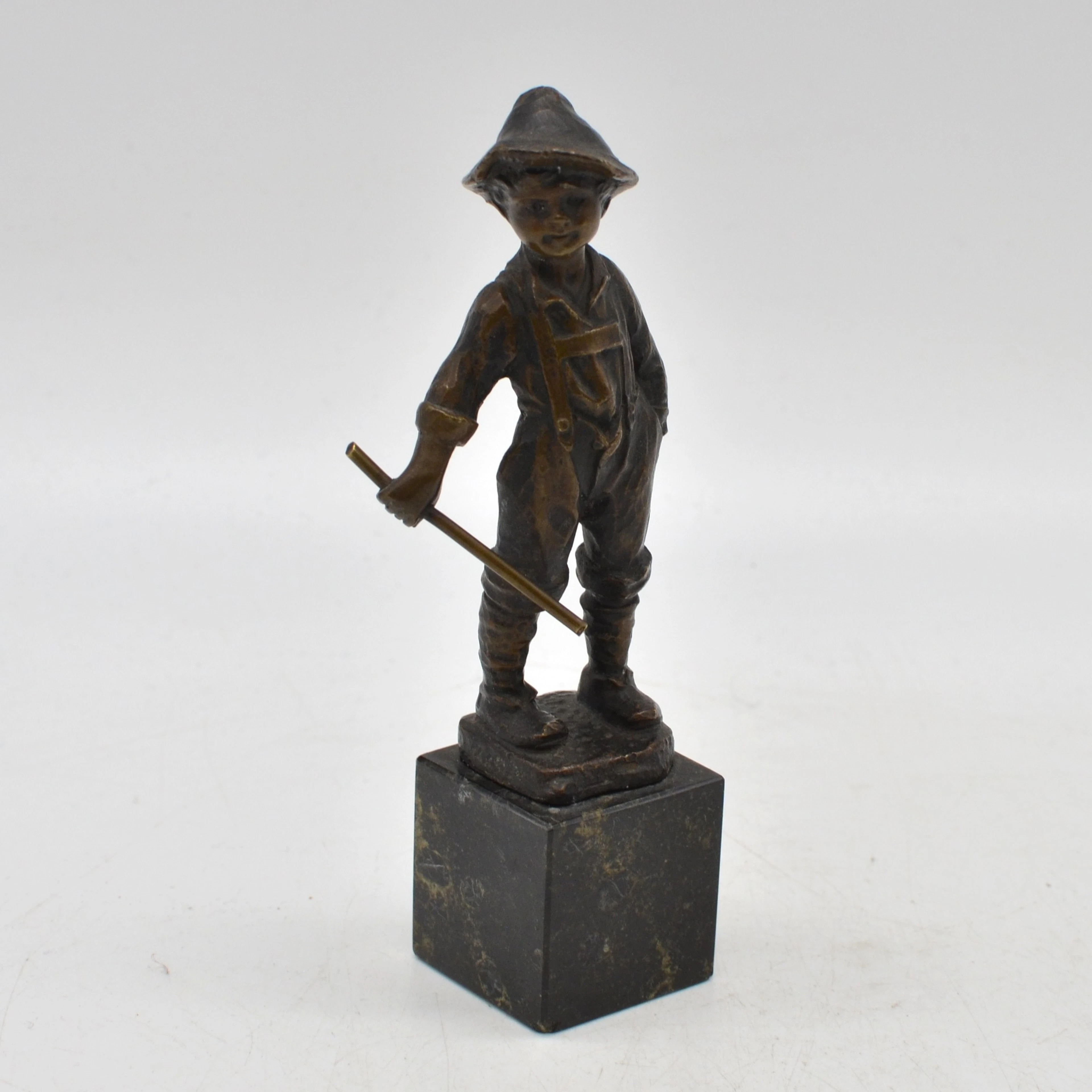 JULIUS PAUL SCHMIDT-FELLING (1835-1920). NACH. KNABE MIT STOCK, SKULPTUR