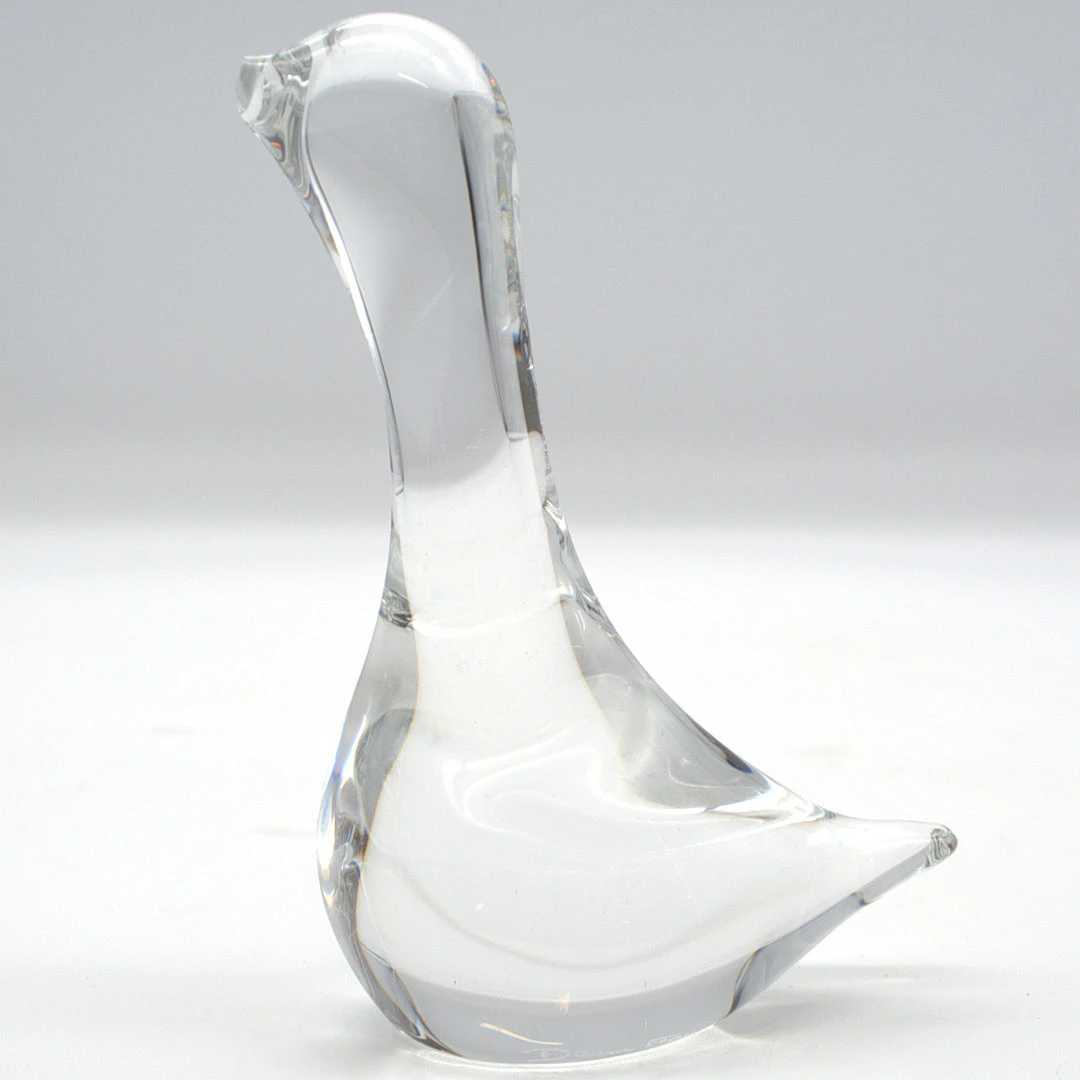 DAUM FRANCE, SKULPTUR PLASTISCHER VOGEL AUS KRISTALLGLAS, UM 1950. SIGNIERT.
