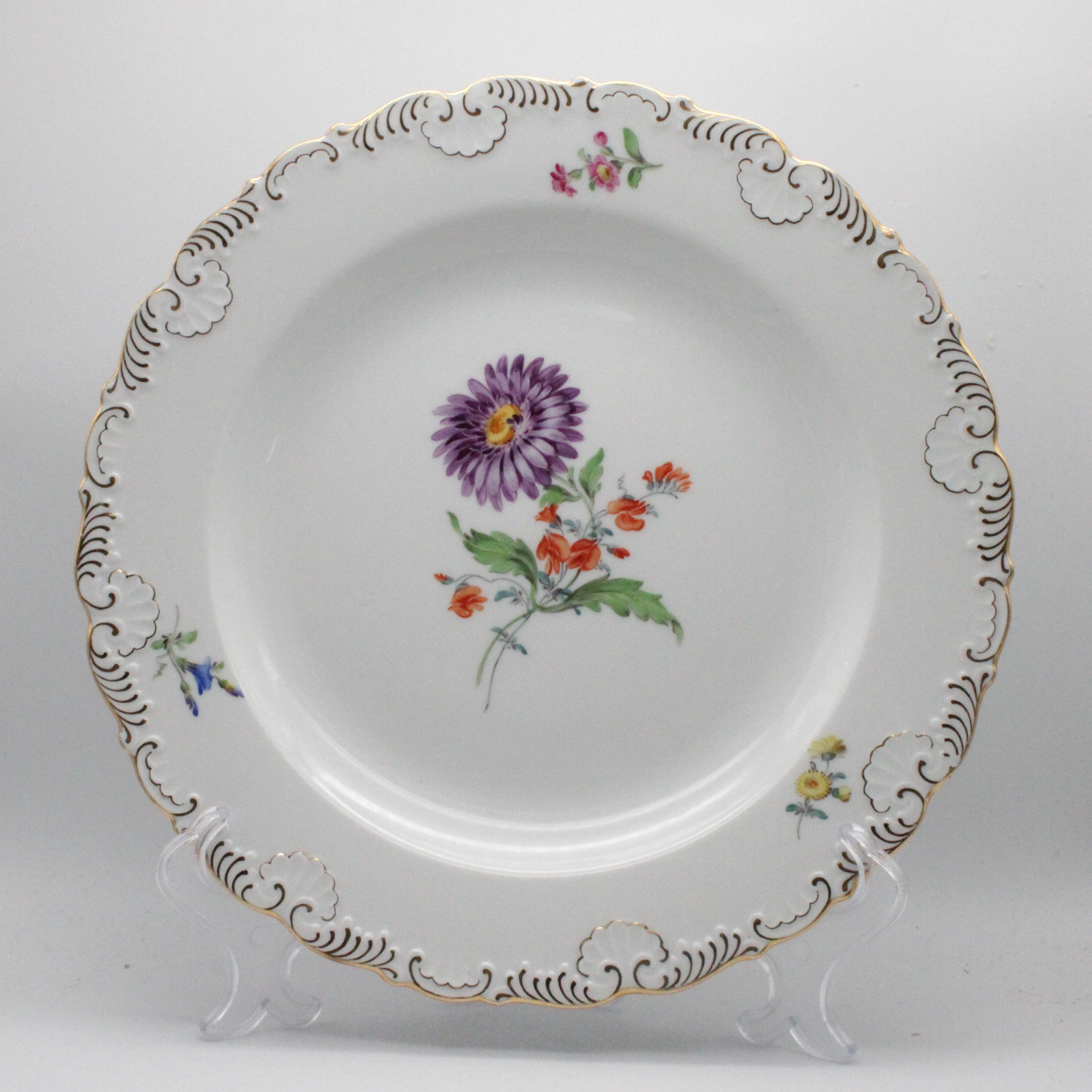MEISSEN, SPEISETELLER 26CM "DEUTSCHE BLUMEN" ASTER, GOLDRAND, 2. WAHL