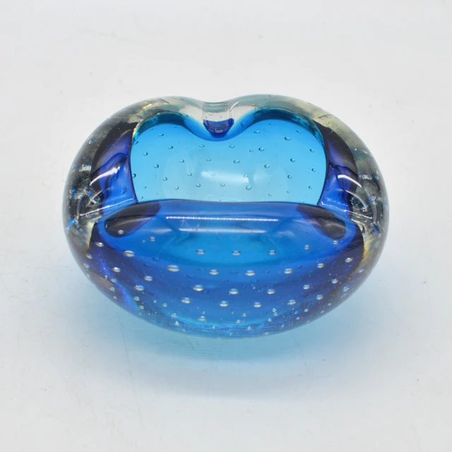 DESIGNERSCHALE, MEHRFACHES STUDIOGLAS, BLAU-TRANSPARENT MIT LUFTEINSCHLÜSSEN