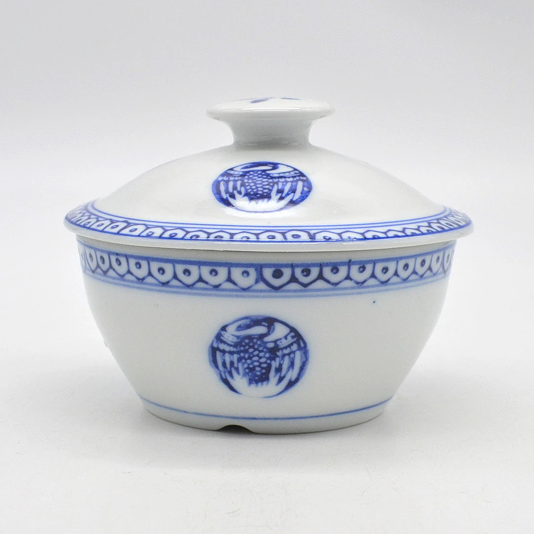 CHINESISCHE SCHALE MIT DECKEL, KRANICHMUSTER, PORZELLAN, HANDBEMALT