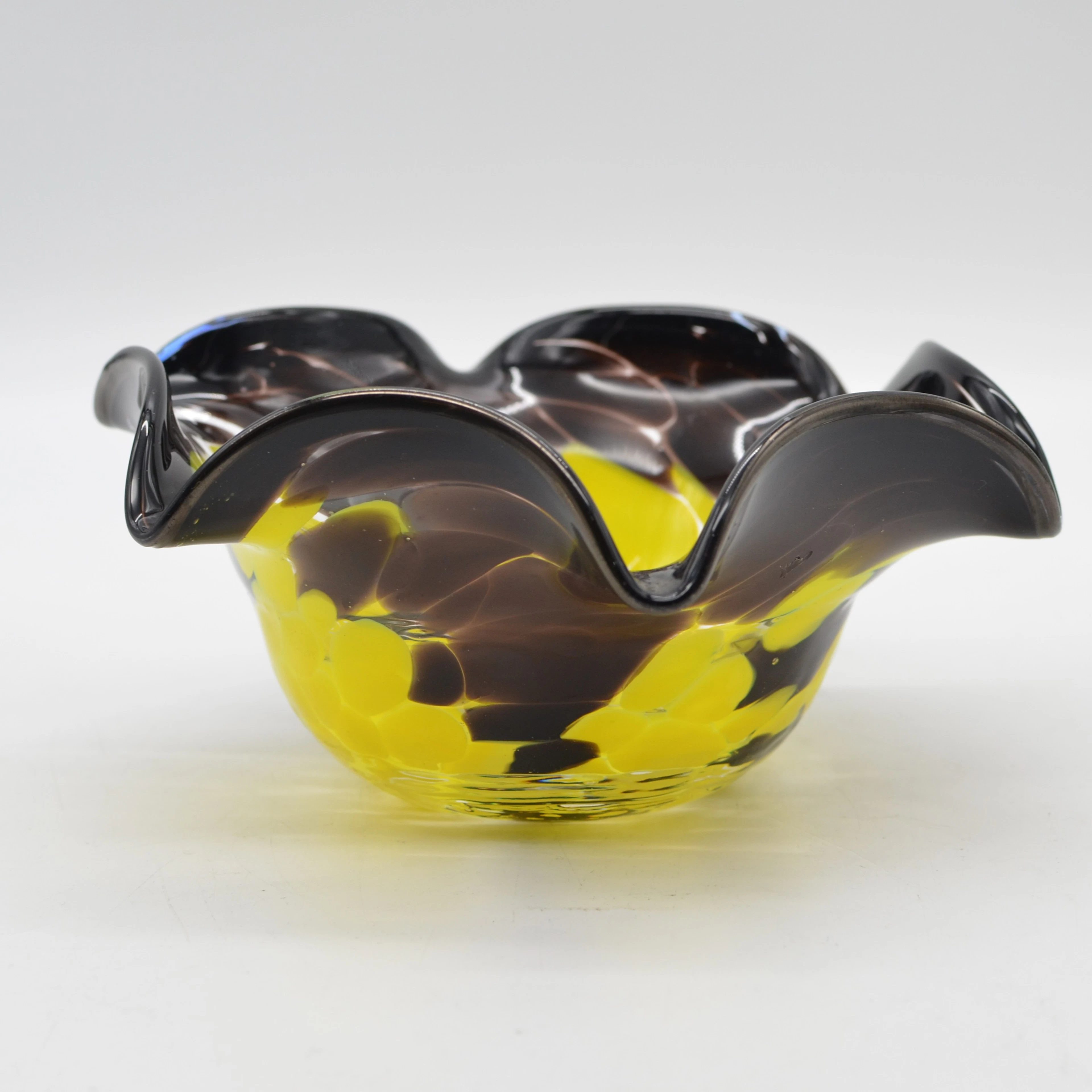 MURANO DESIGNERSCHALE, STUDIOGLAS, KONFETTI-TECHNIK, ITALIEN, UM 1950.