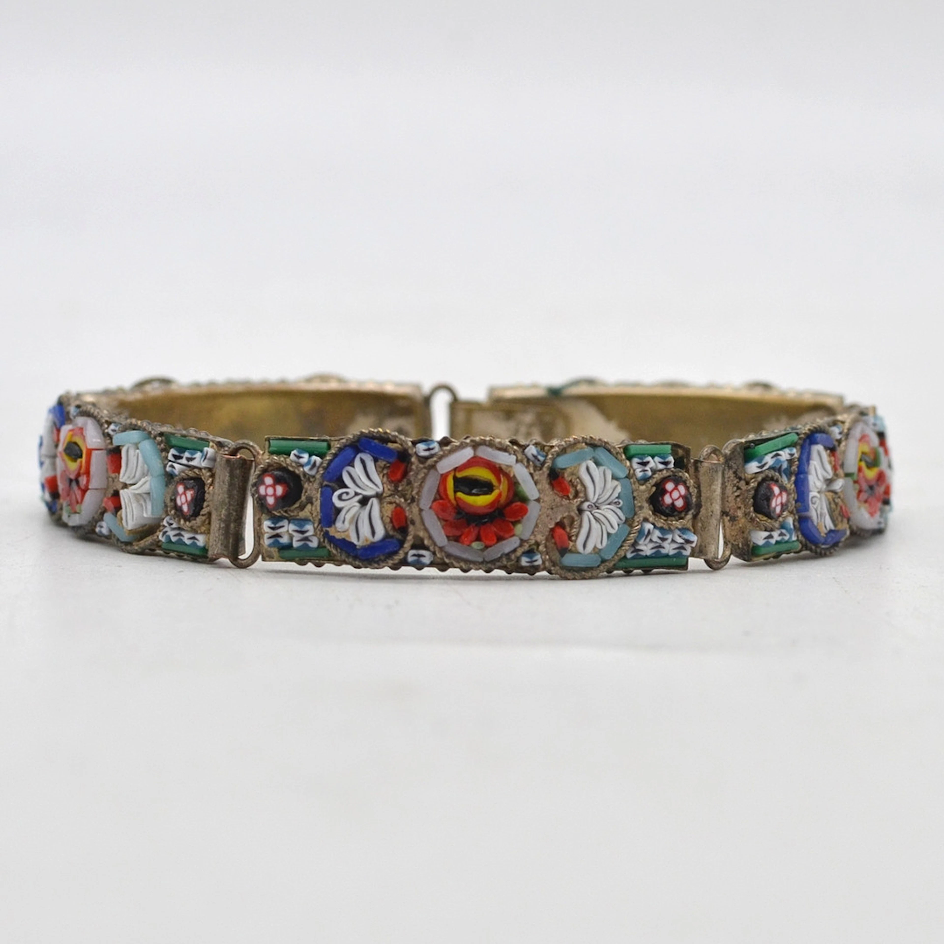 GLIEDERARMBAND MIT MIKROMOSAIK, MURANO STUDIOGLAS, VERSILBERTE FASSUNG