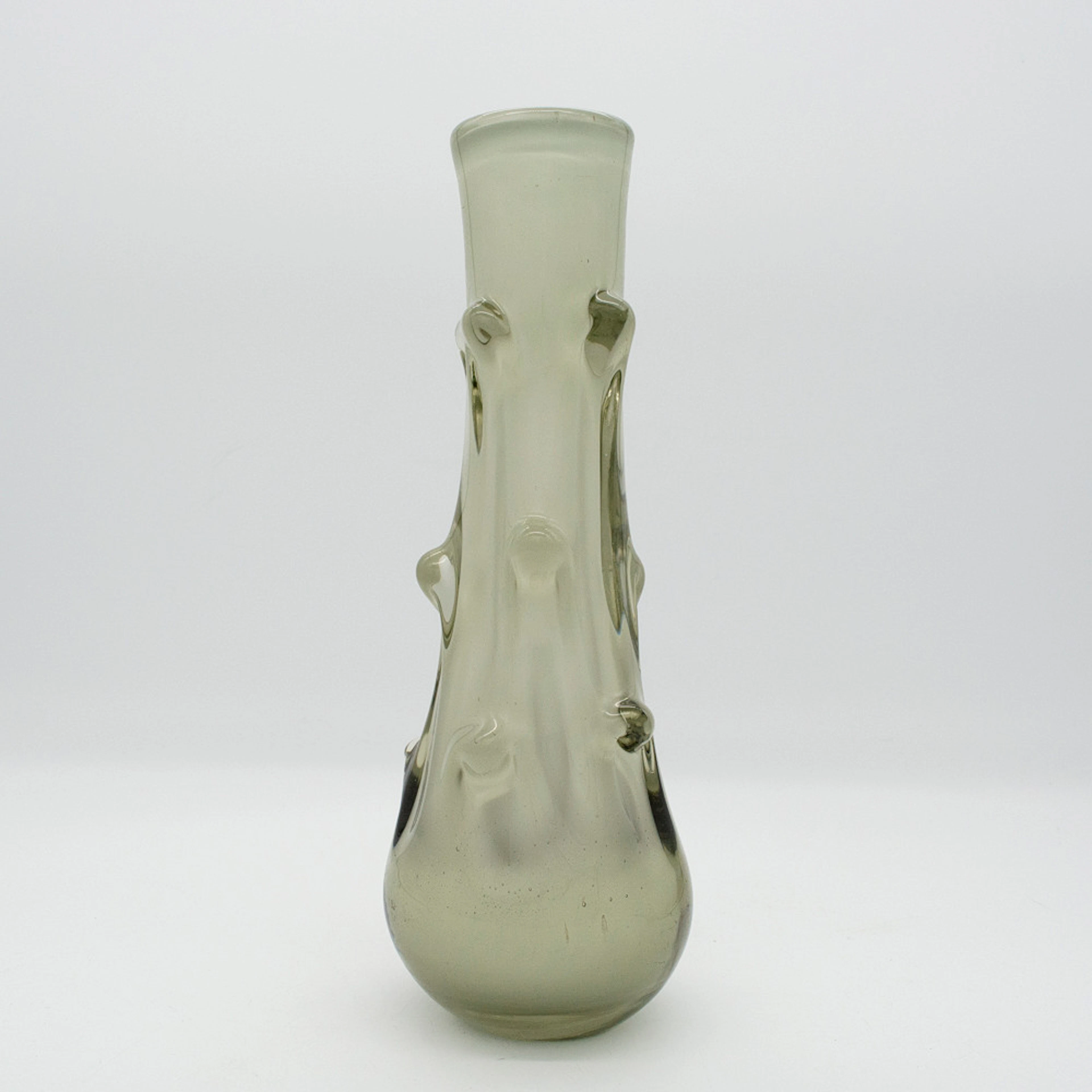 VASE AUS MURANOGLAS, NOPPENVASE, WEISS MIT TRANSPARENTEN, LEICHT GRAUEN