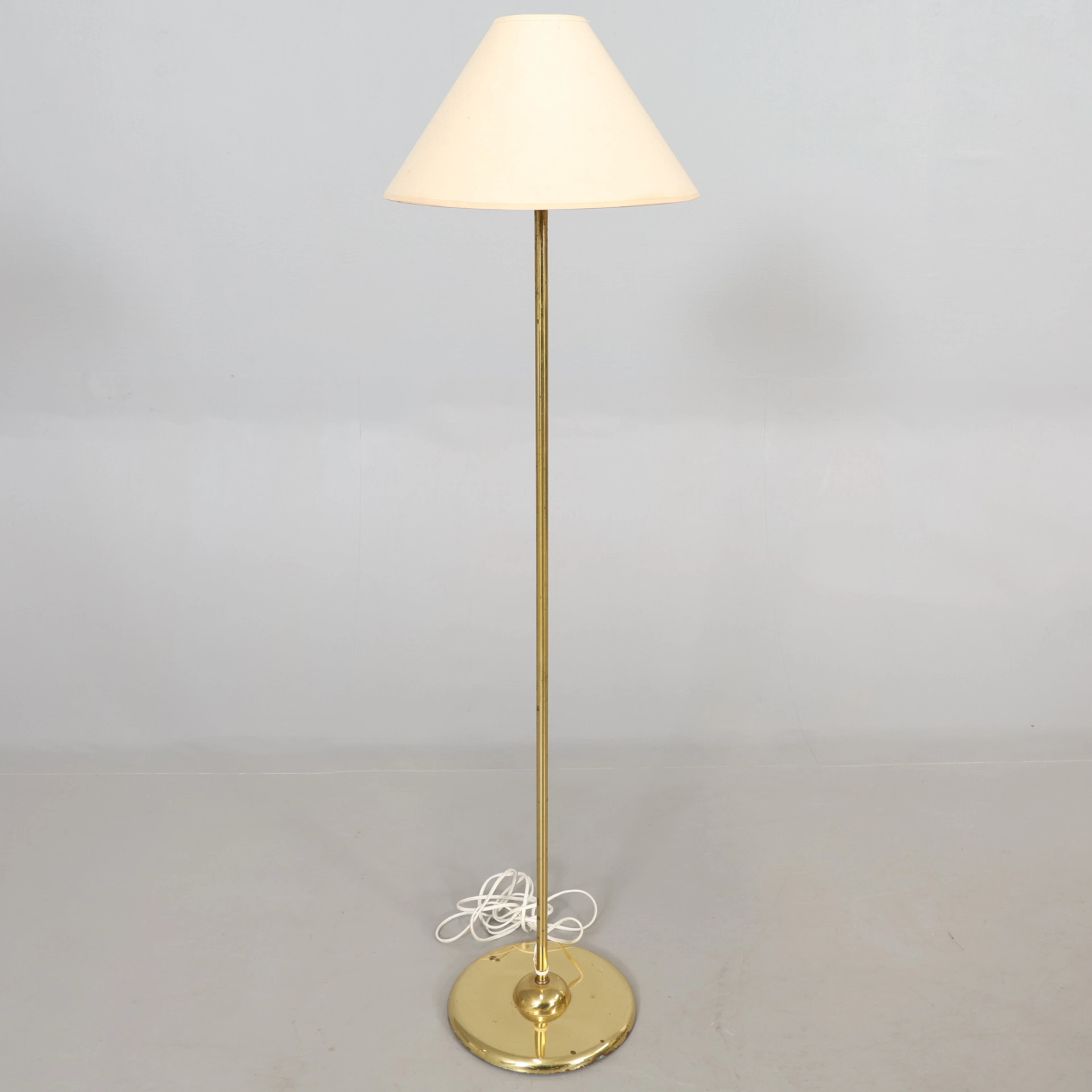 GOLVLAMPA IKEA 19/2000-tal.