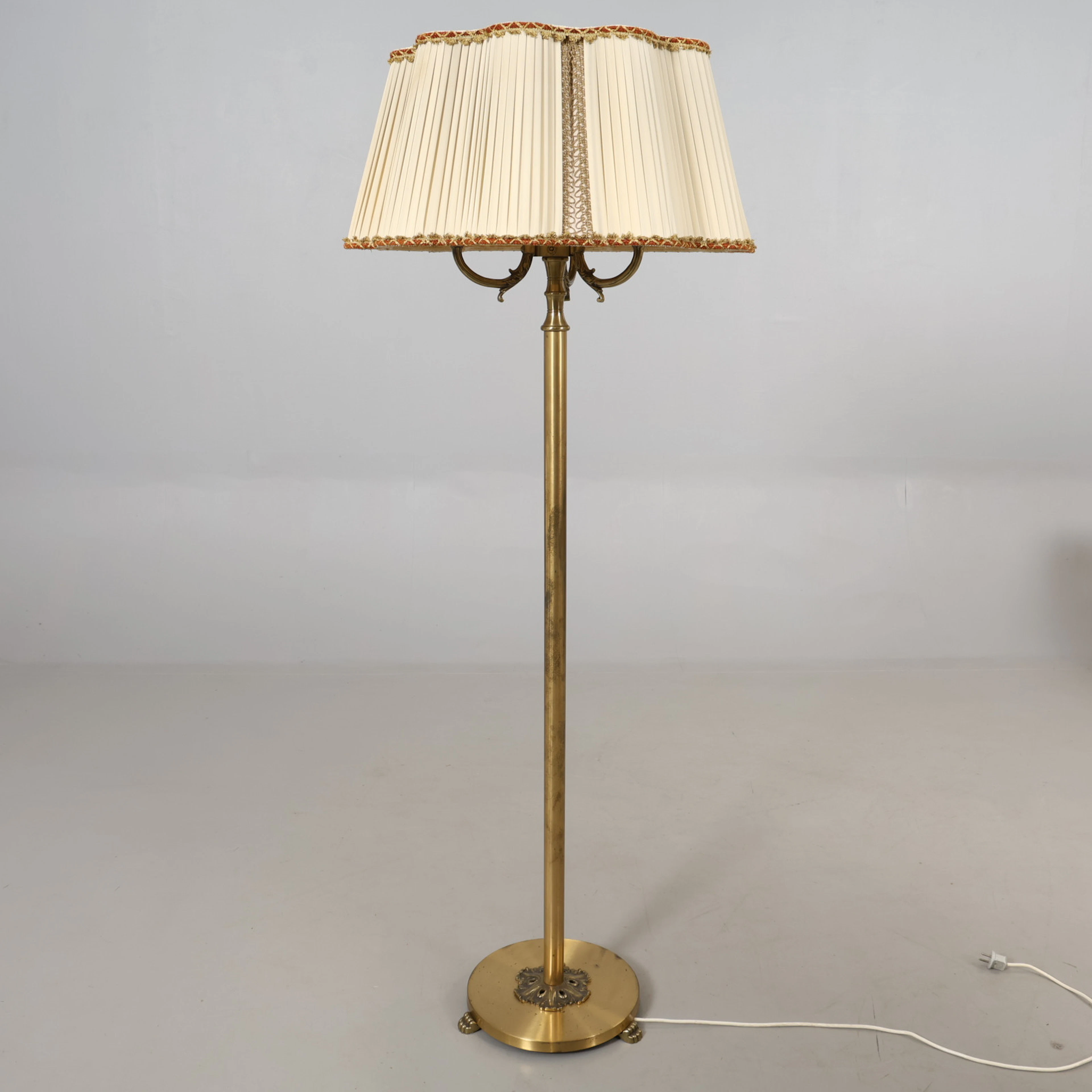 GOLVLAMPA metall 1900-tal.