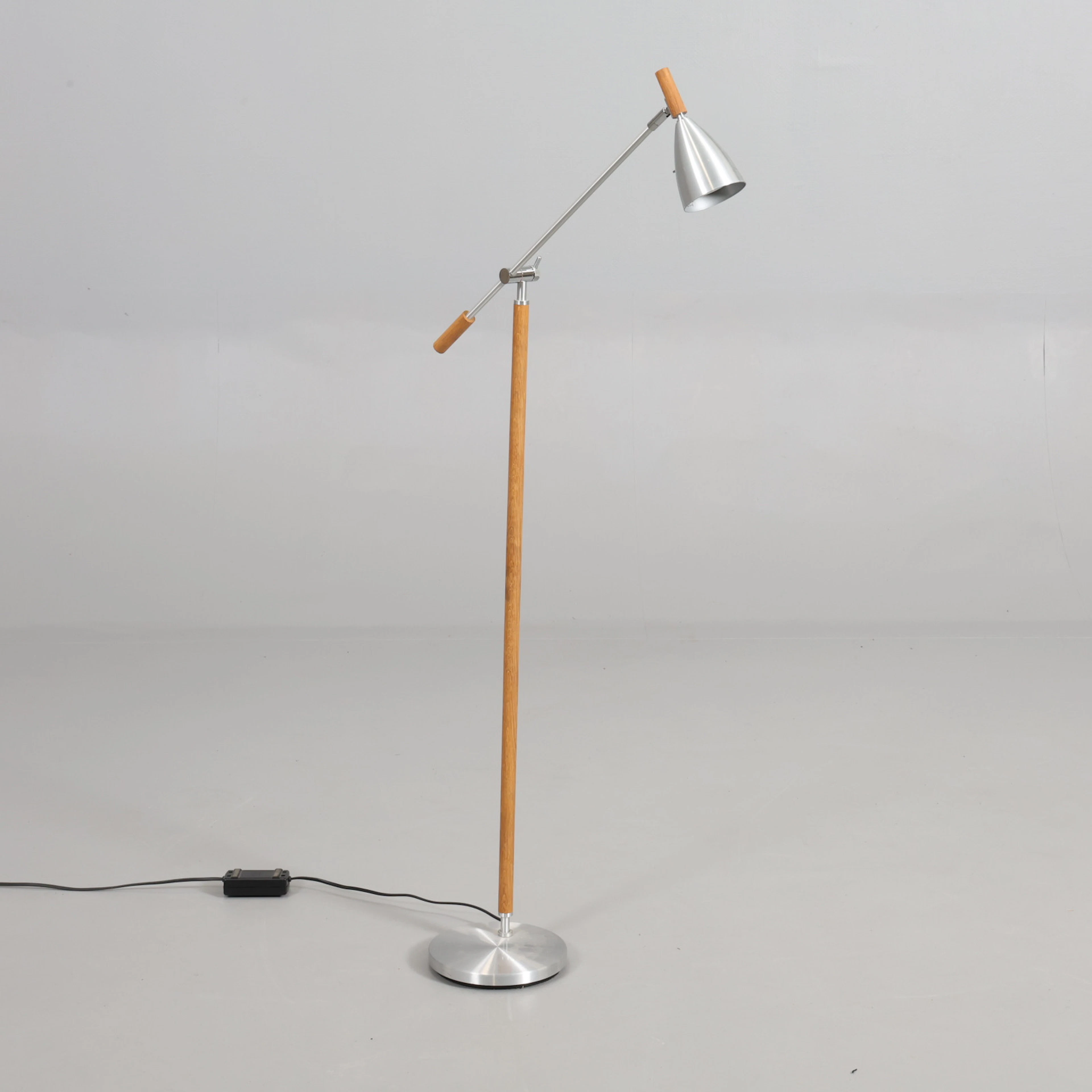 GOLVLAMPA Belid.