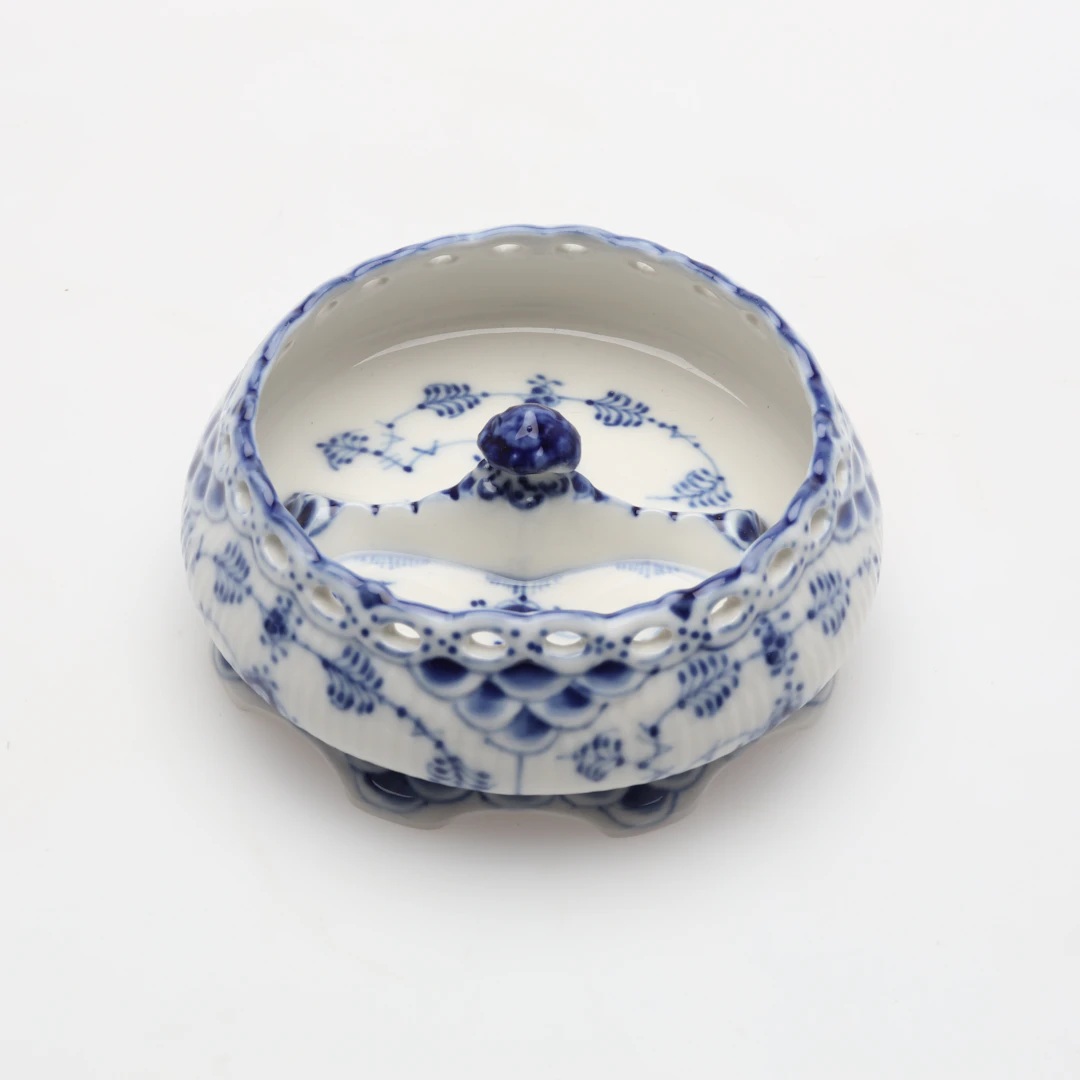 MUSSELMALET, askfat, nr 1001, helblond, Royal Copenhagen, Danmark.