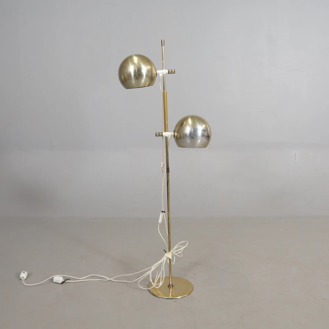 GOLVLAMPA 1900-talets andra hälft , Hemi klot, Lyktan Bankeryd.