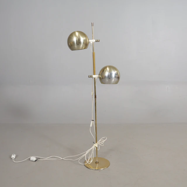 GOLVLAMPA 1900-talets andra hälft , Hemi klot, Lyktan Bankeryd.
